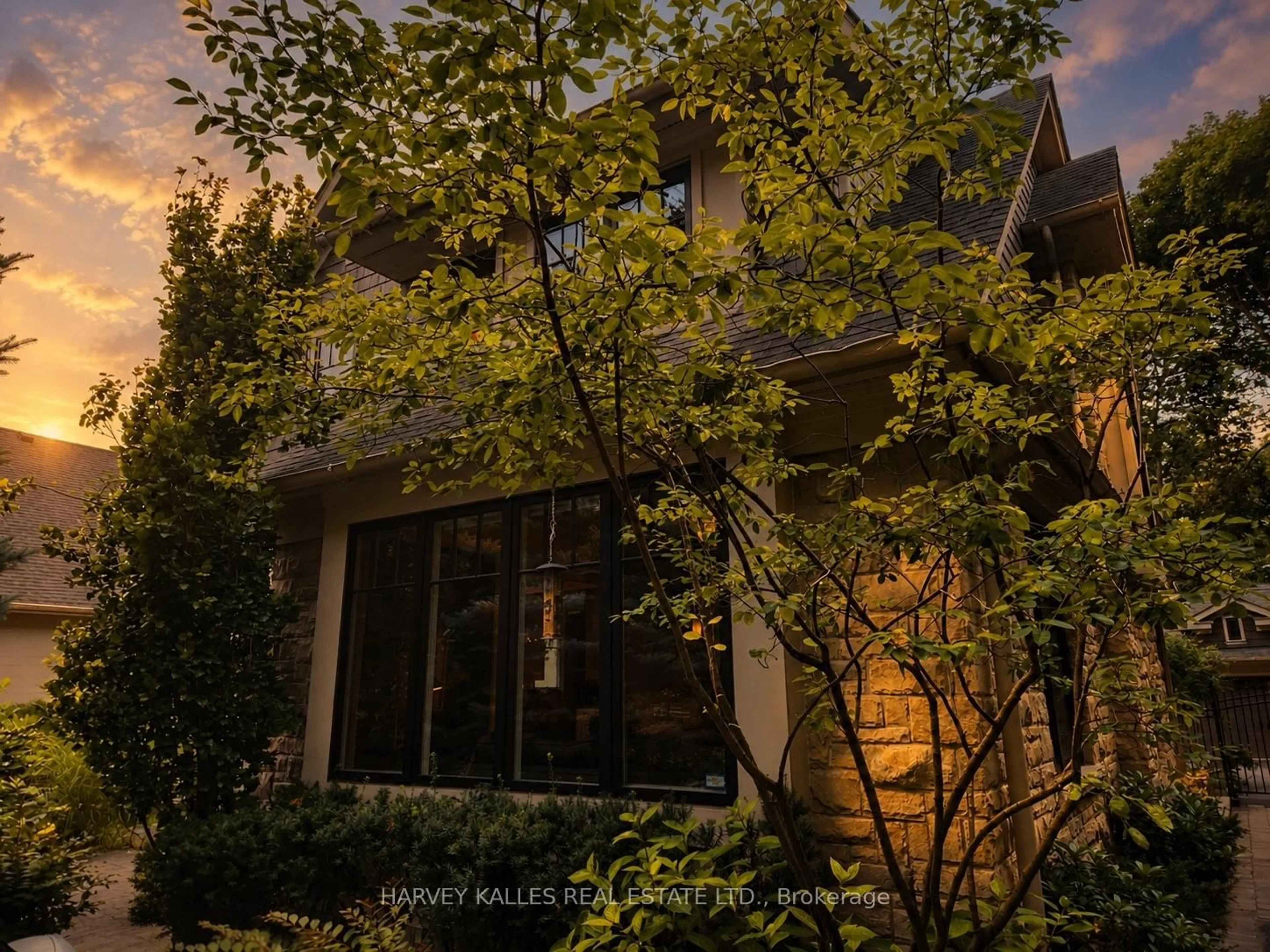 Unknown for 264 Balsam Dr, Oakville Ontario L6J 3X6