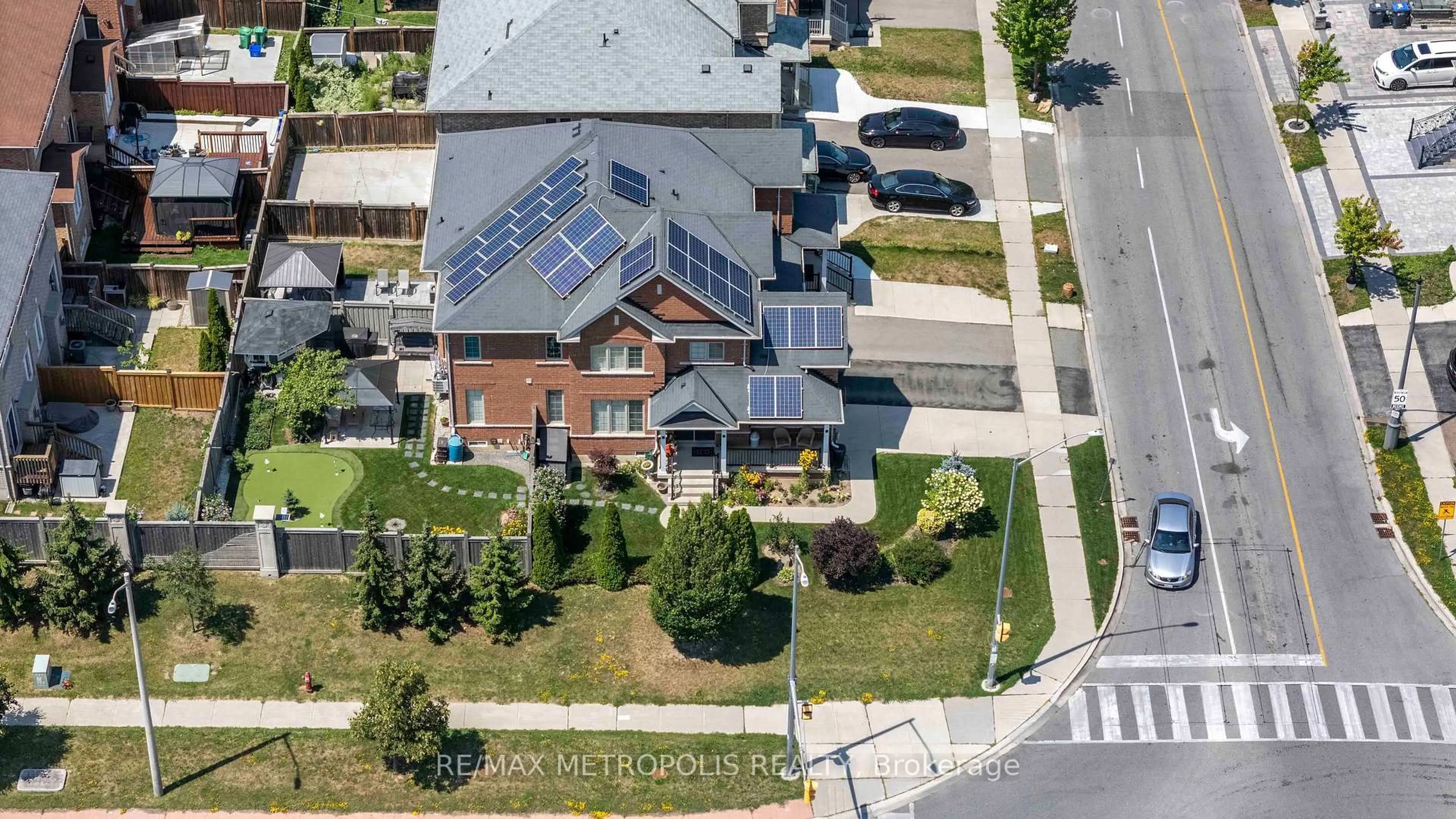 A pic from outside/outdoor area/front of a property/back of a property/a pic from drone, street for 2 Brentwick Dr, Brampton Ontario L6X 3B3