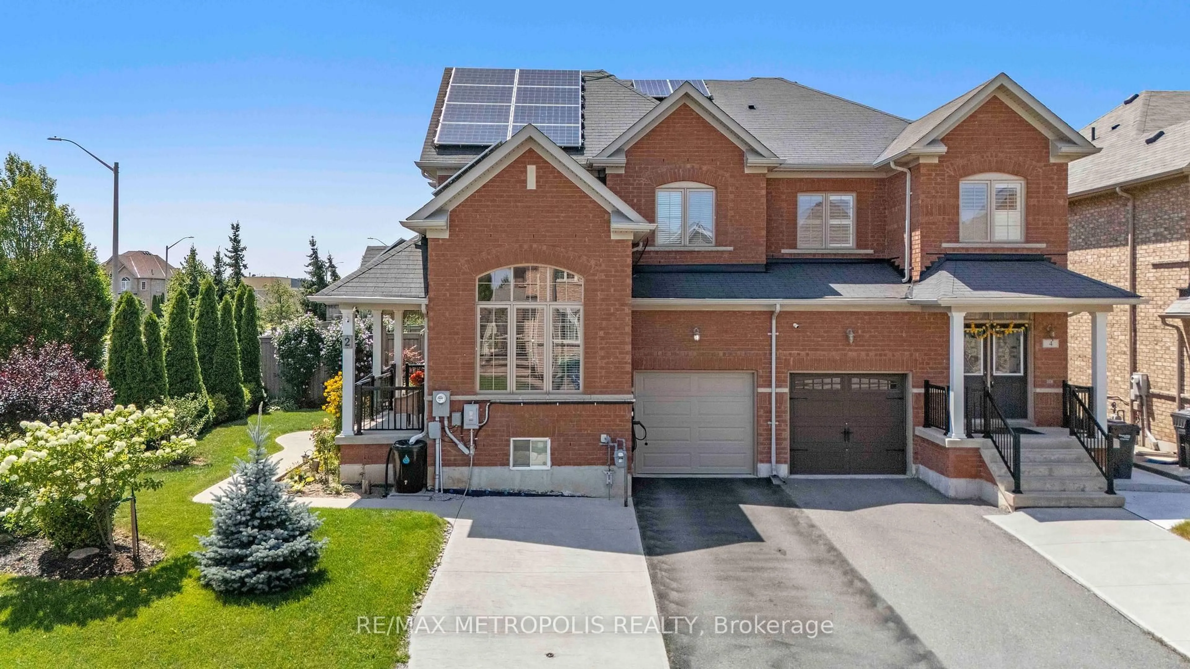 Home with brick exterior material, street for 2 Brentwick Dr, Brampton Ontario L6X 3B3