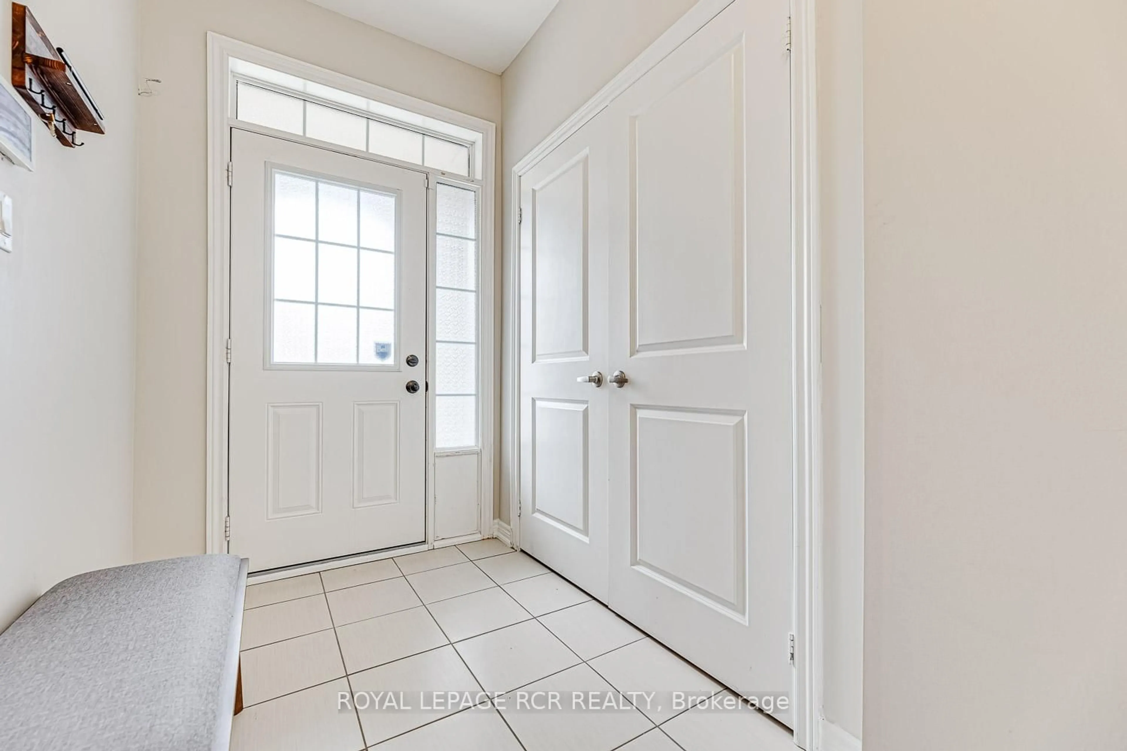 Indoor entryway for 4 Tormore Rd, Caledon Ontario L7E 4K7
