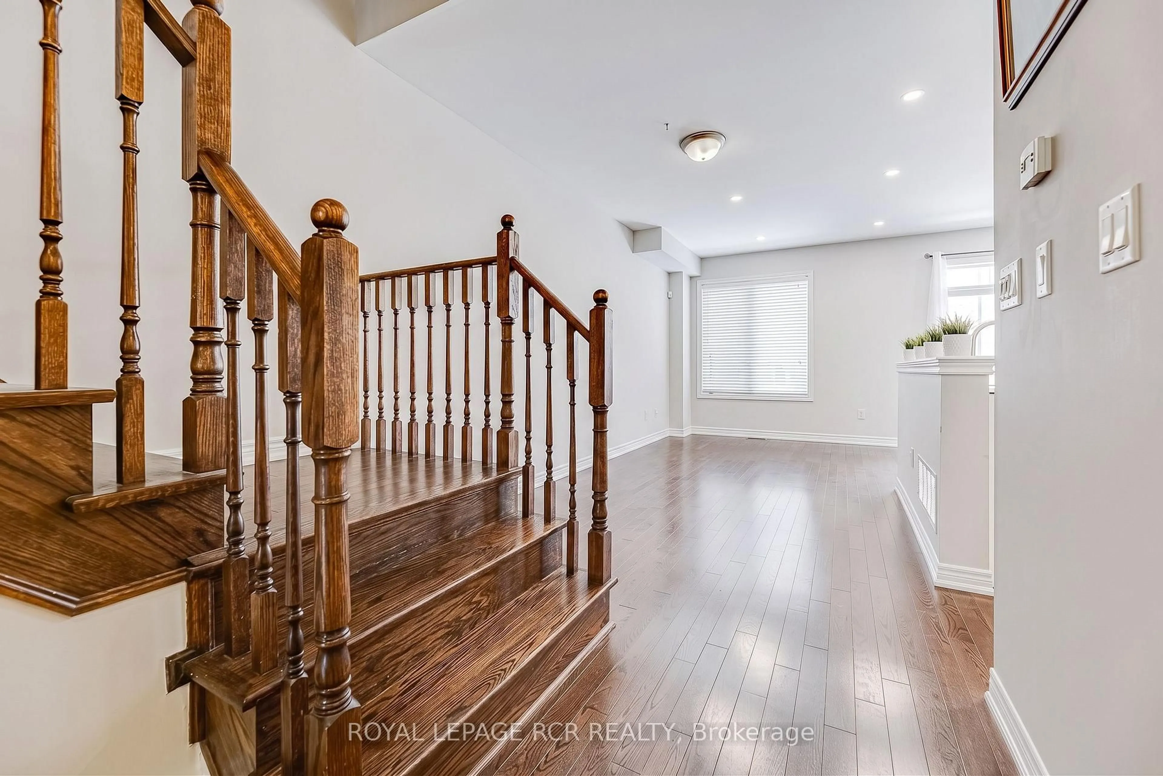 Indoor entryway for 4 Tormore Rd, Caledon Ontario L7E 4K7