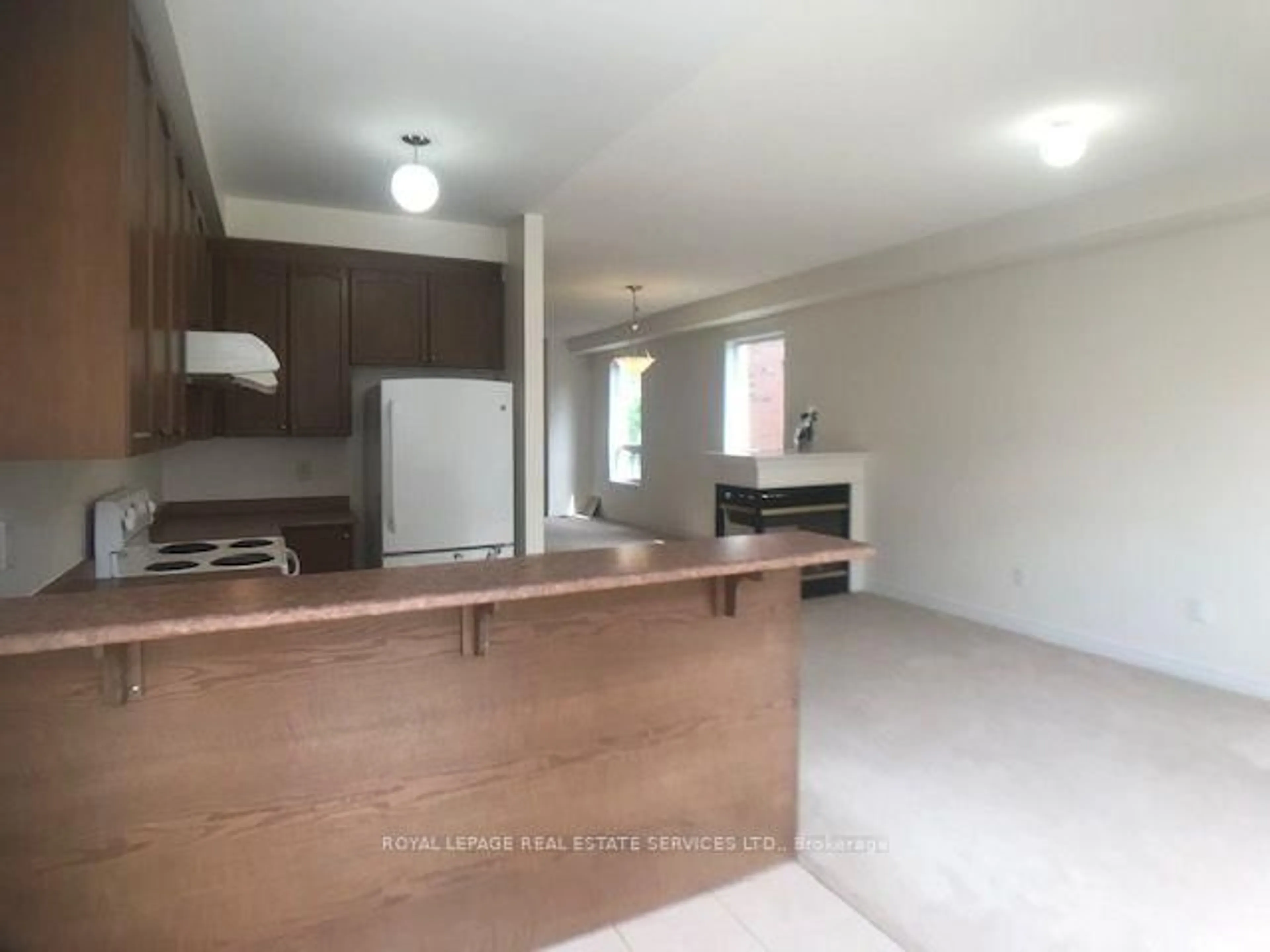 Standard kitchen, unknown for 11 Calm Waters Cres, Brampton Ontario L6V 4R9