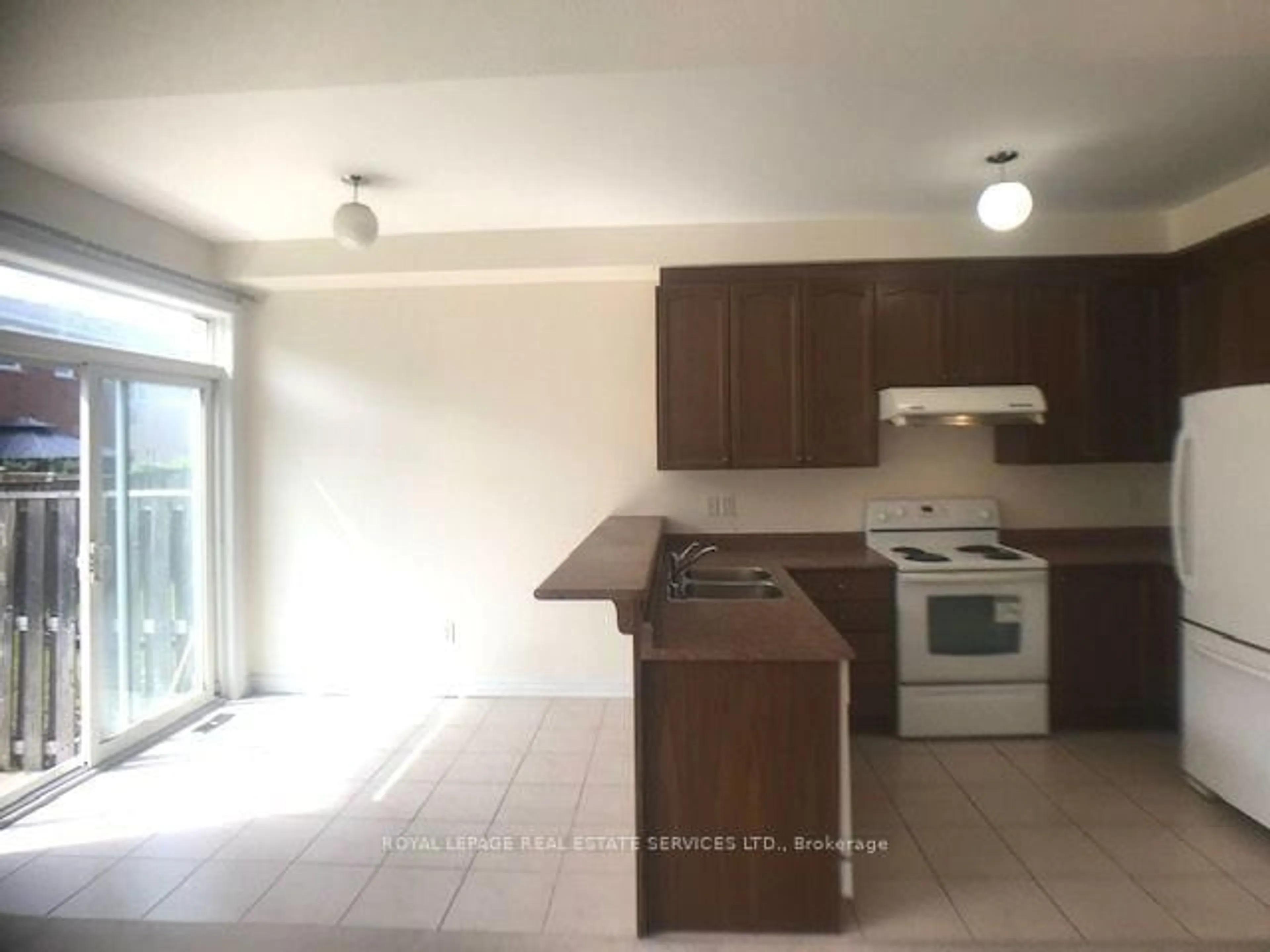 Standard kitchen, unknown for 11 Calm Waters Cres, Brampton Ontario L6V 4R9