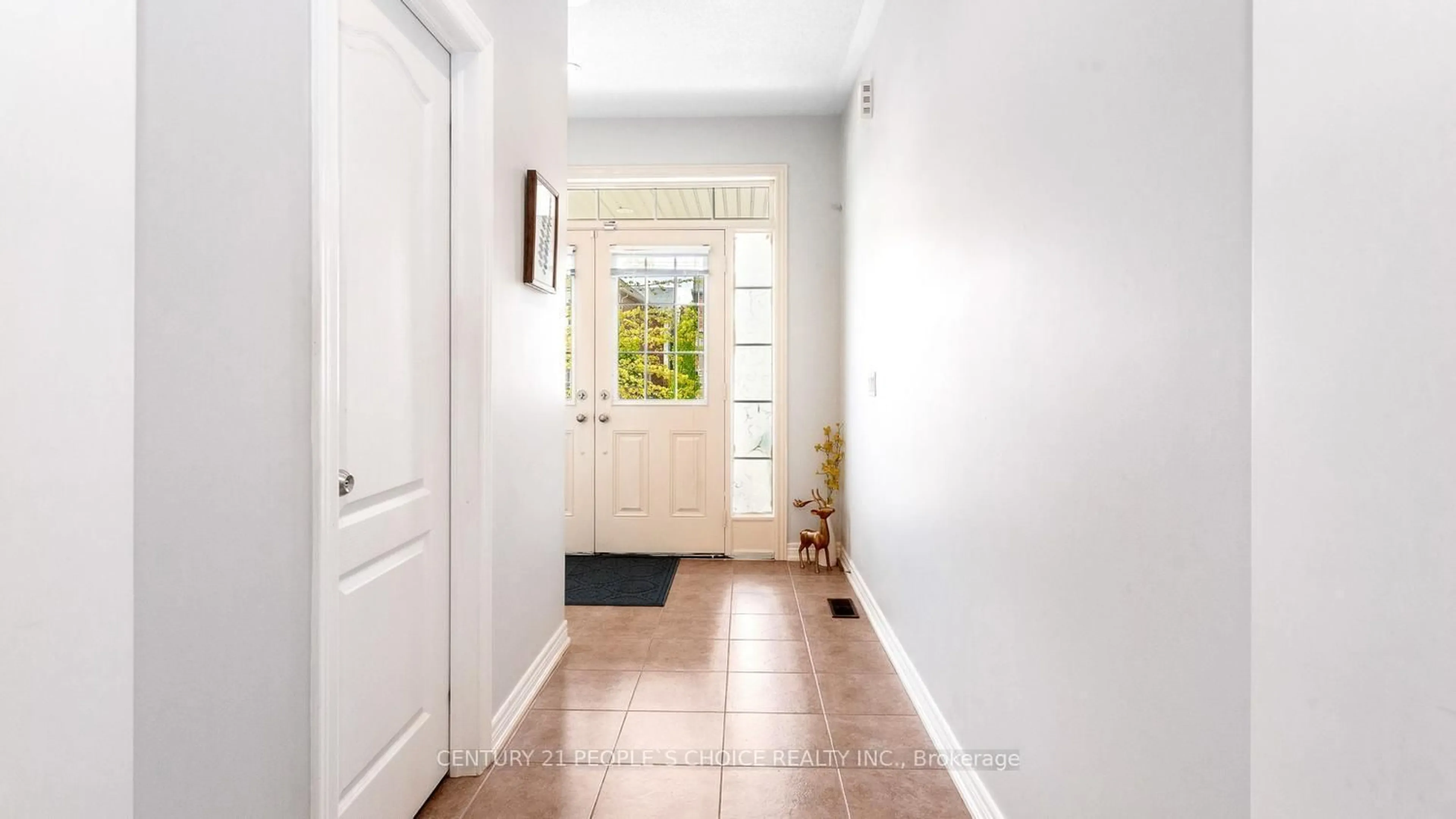Indoor entryway for 48 Wishing Well Cres, Caledon Ontario L7C 3R3