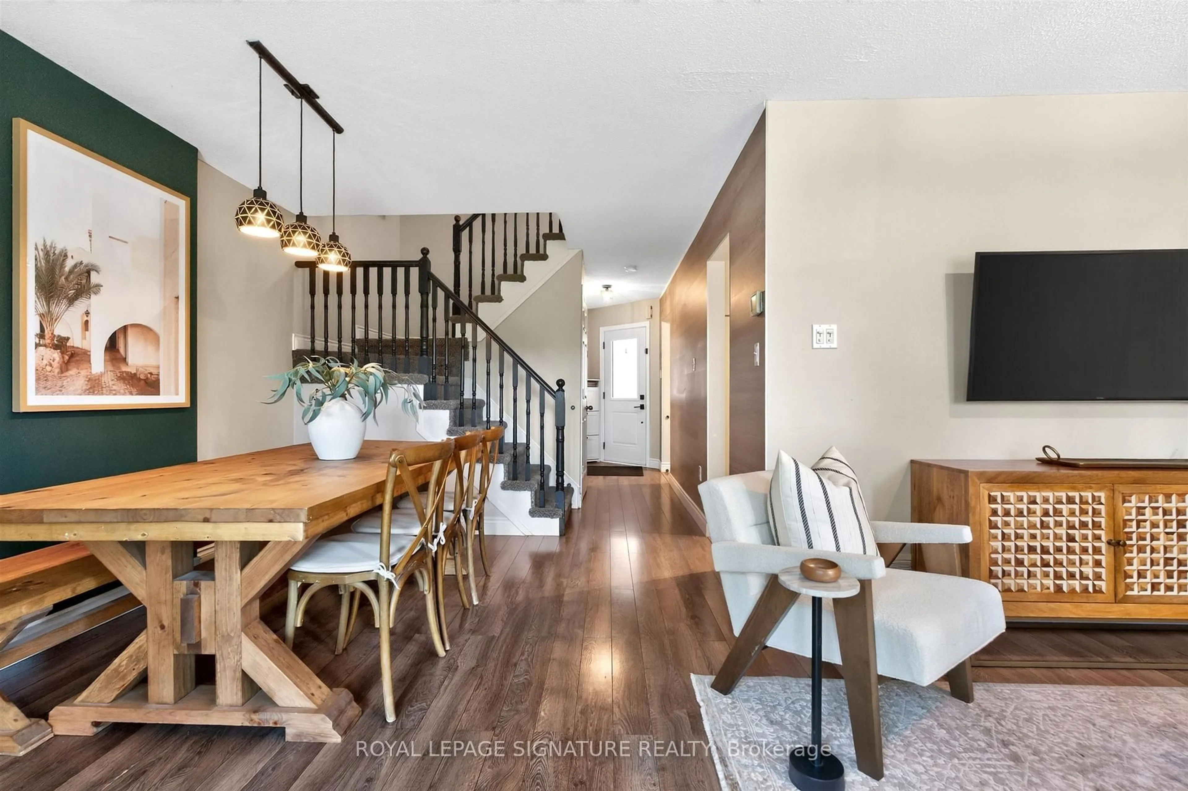 Unknown for 1373 Treeland St, Burlington Ontario L7R 4P4