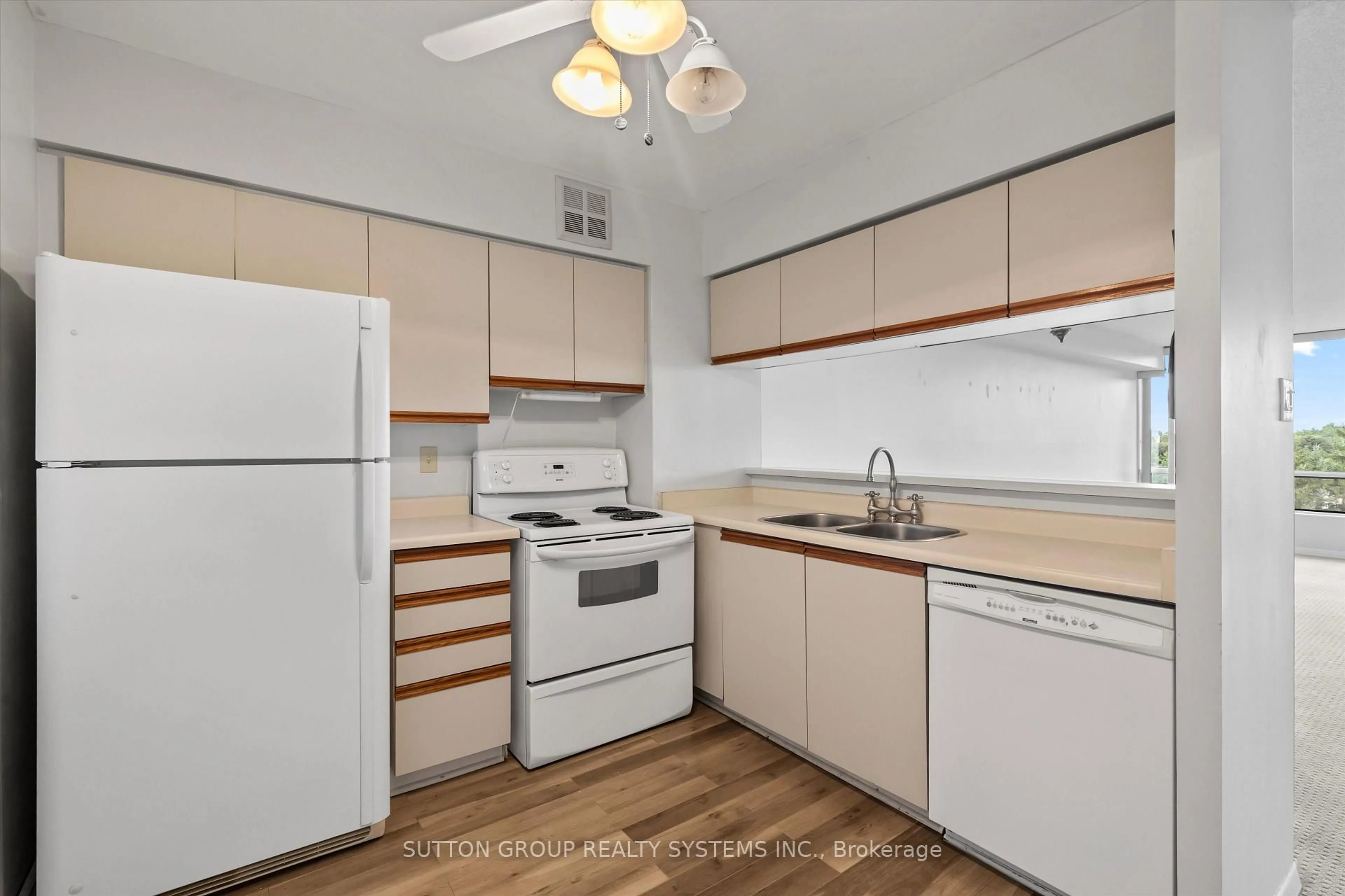 Standard kitchen, unknown for 26 Hanover Rd #609, Brampton Ontario L6S 4T2