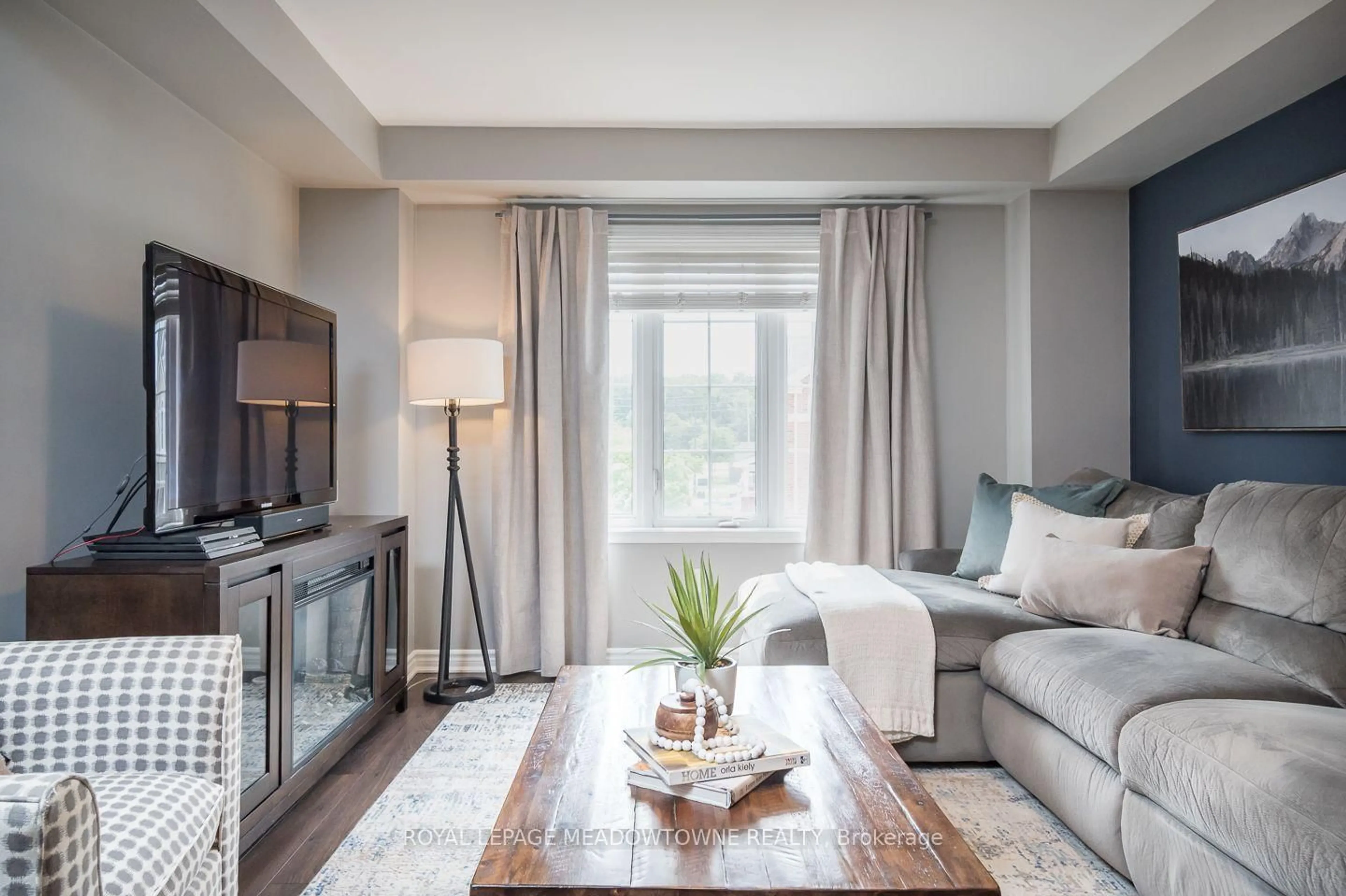 Living room with furniture, unknown for 275 Eves Gate, Milton Ontario L9E 0A2