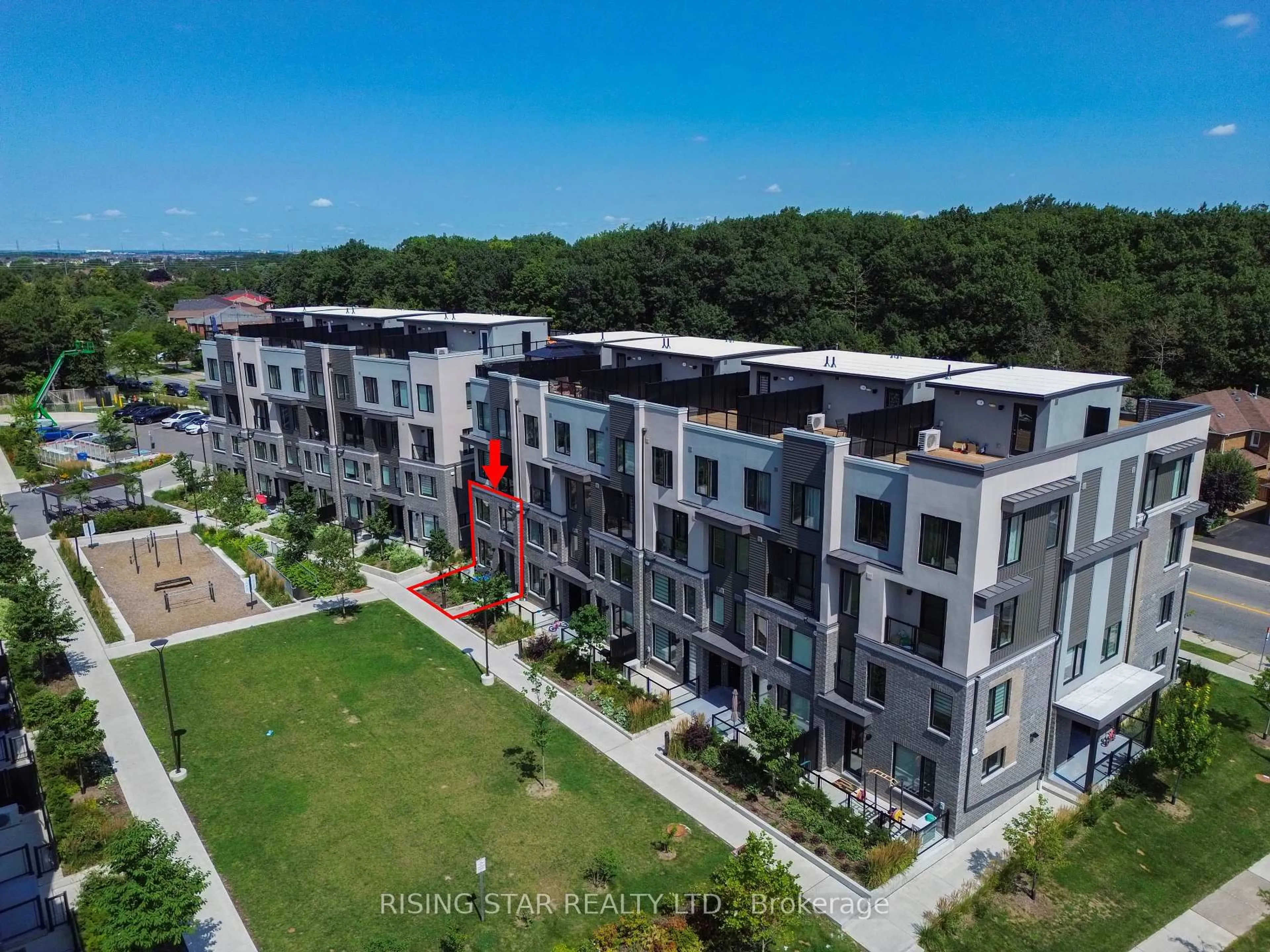 A pic from outside/outdoor area/front of a property/back of a property/a pic from drone, unknown for 3538 Colonial Dr #12, Mississauga Ontario L5L 0C1