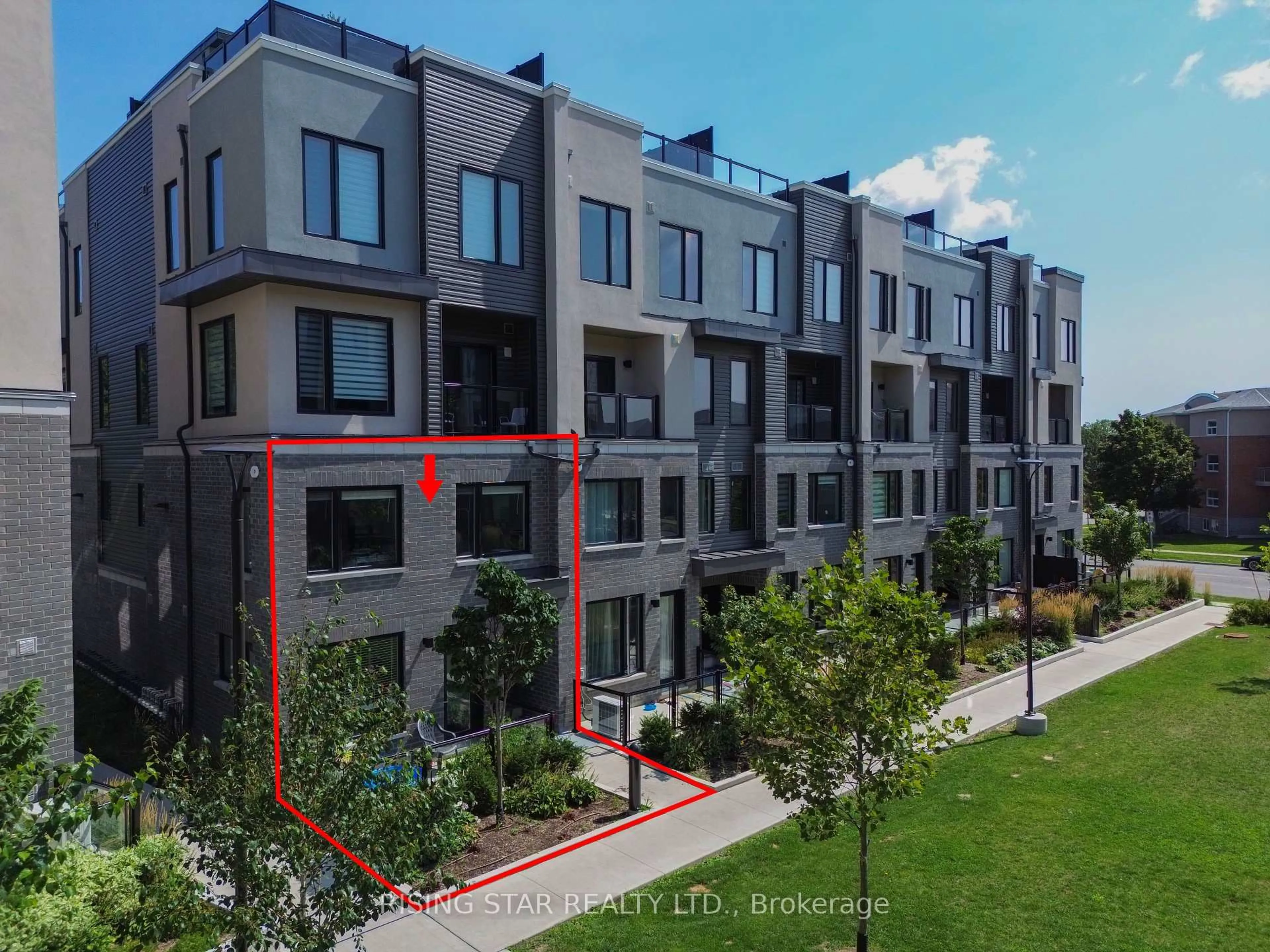 A pic from outside/outdoor area/front of a property/back of a property/a pic from drone, unknown for 3538 Colonial Dr #12, Mississauga Ontario L5L 0C1