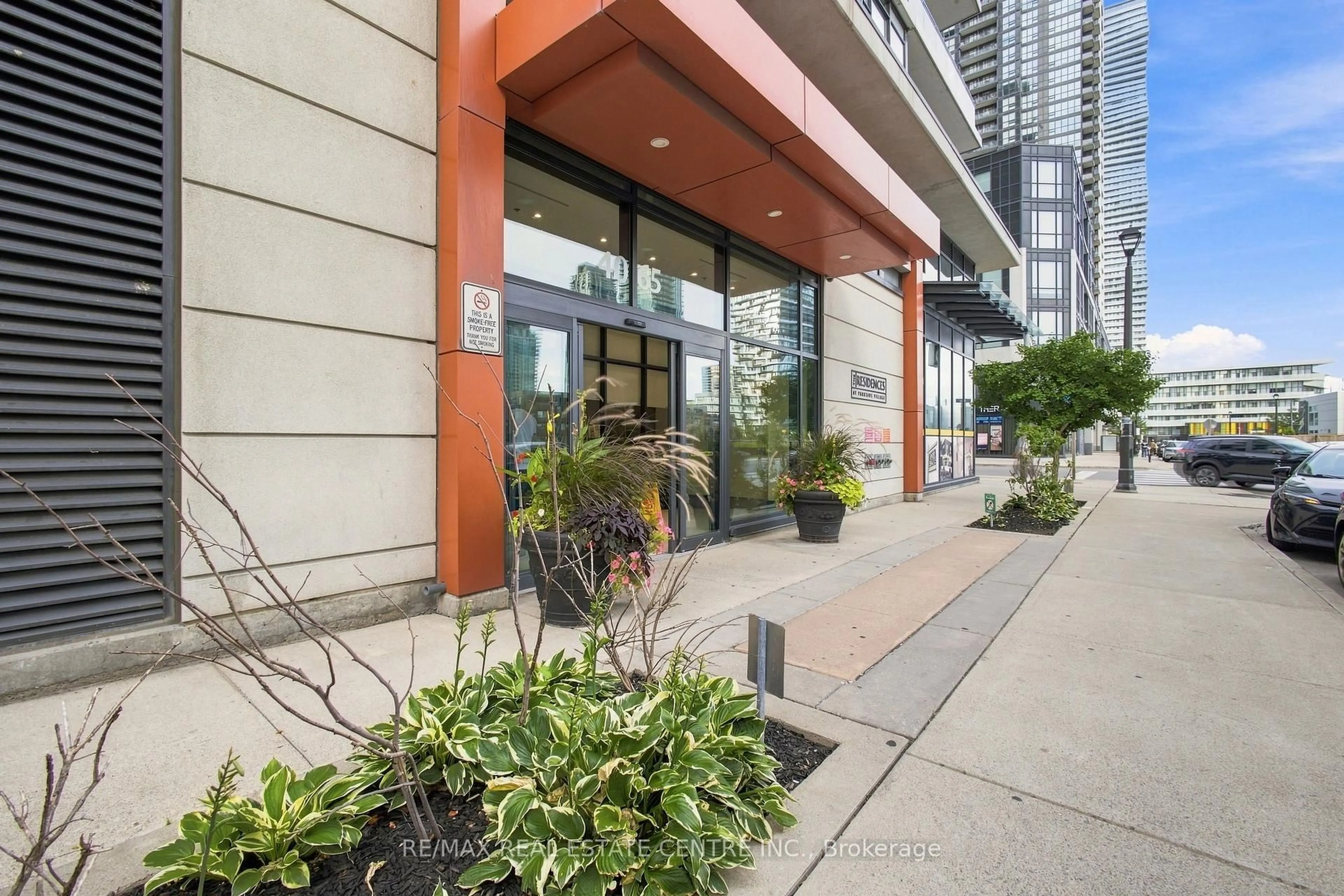 Patio, street for 4065 Brickstone Mews #1103, Mississauga Ontario L5B 0G3