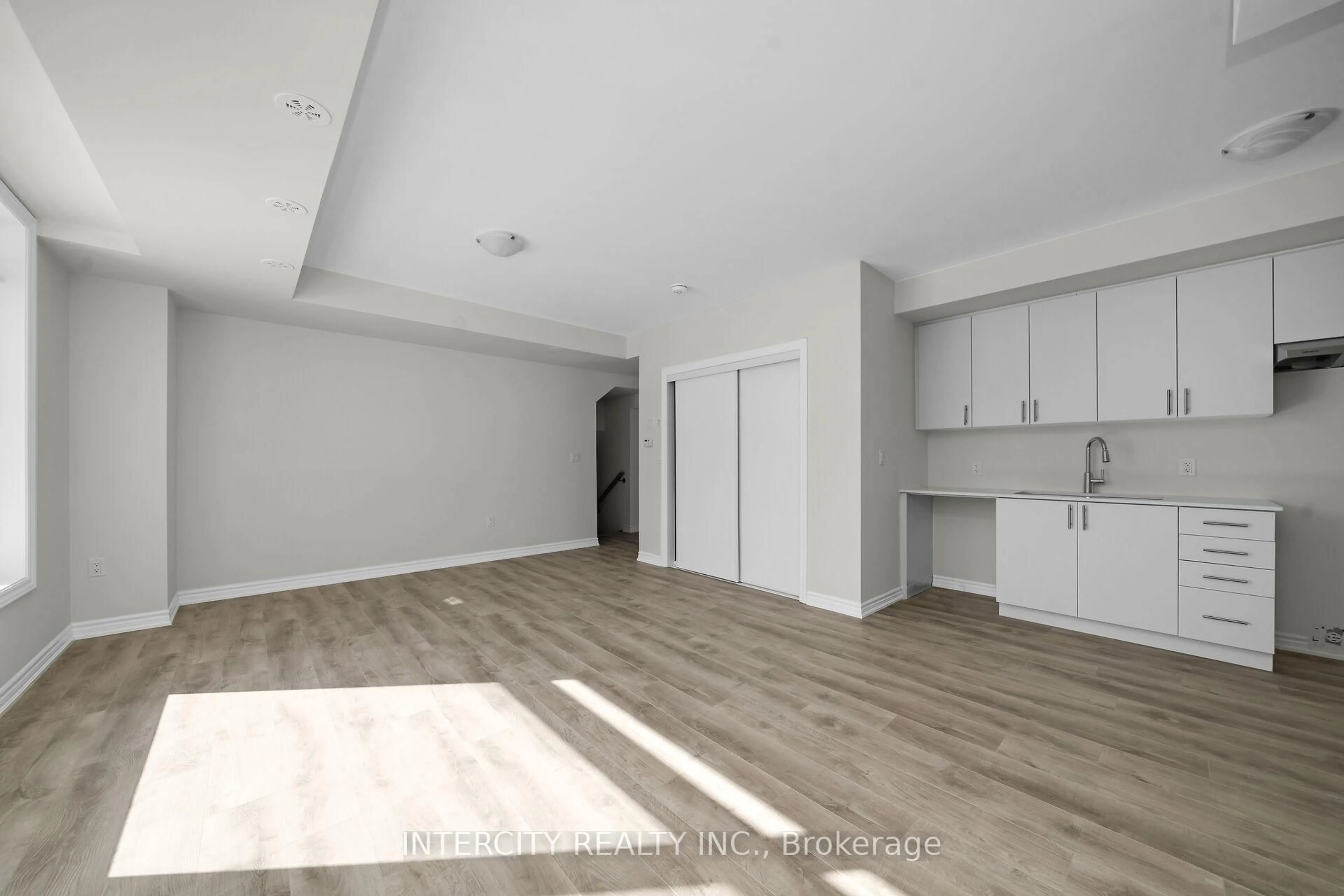 A pic of a room for 11 Vibrant Way #40F, Caledon Ontario L7C 1Z9