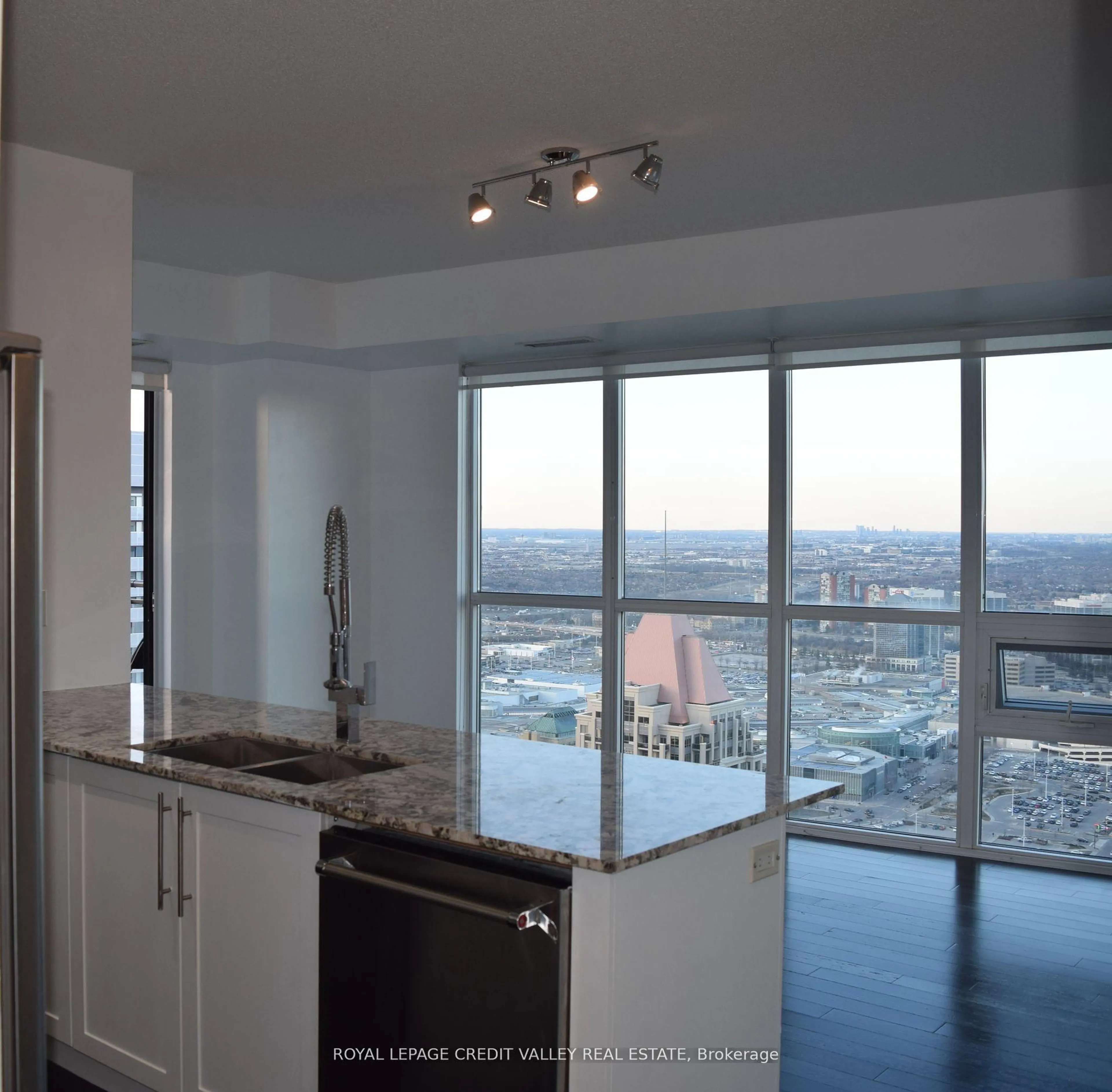 Unknown for 4011 Brickstone Mews #4205, Mississauga Ontario L5B 0J7