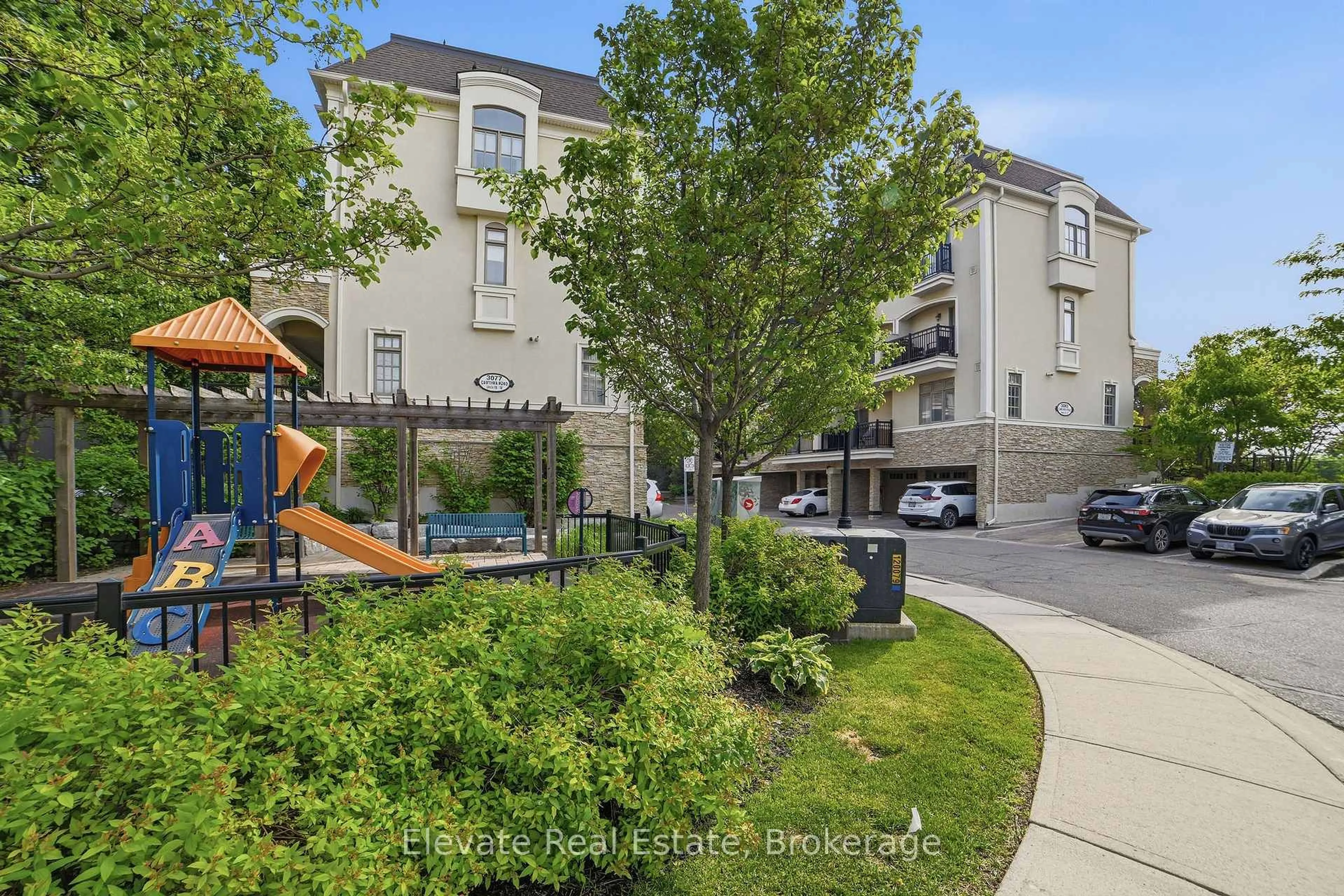 Unknown for 3083 Cawthra Rd #24, Mississauga Ontario L4Y 3Y5