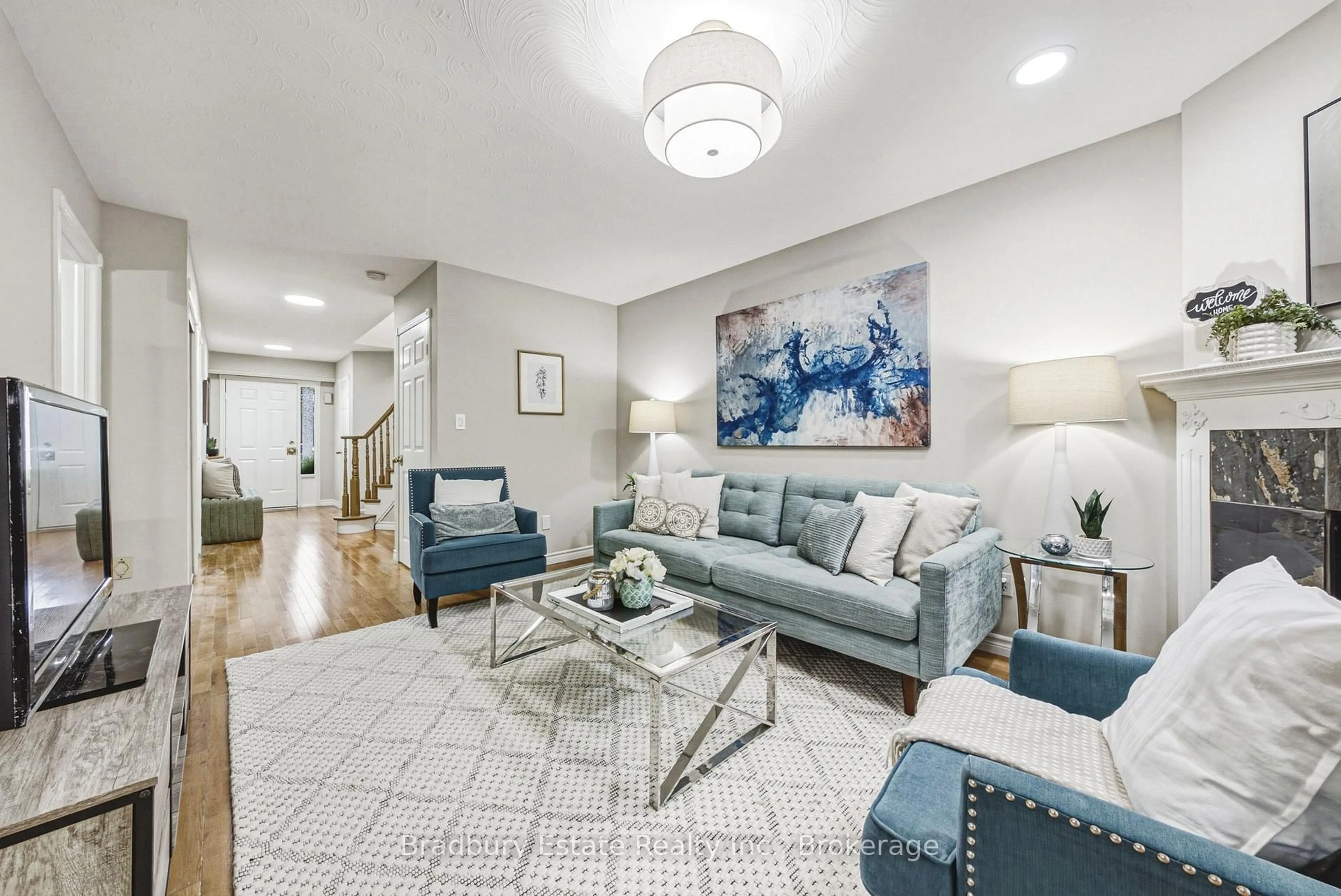 Living room with furniture, unknown for 1205 Lambs Crt #26, Burlington Ontario L7S 2G6