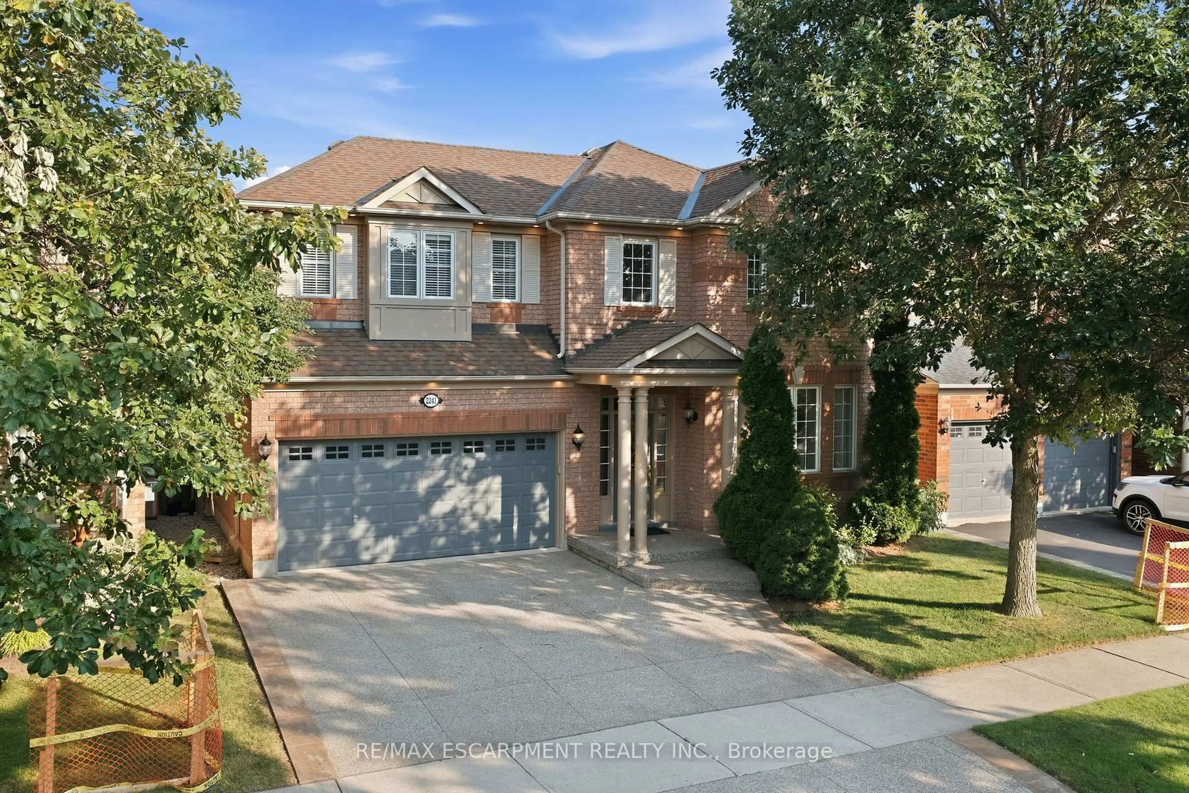 Home with brick exterior material, street for 2241 Glazebrook Circ, Oakville Ontario L6M 5B5