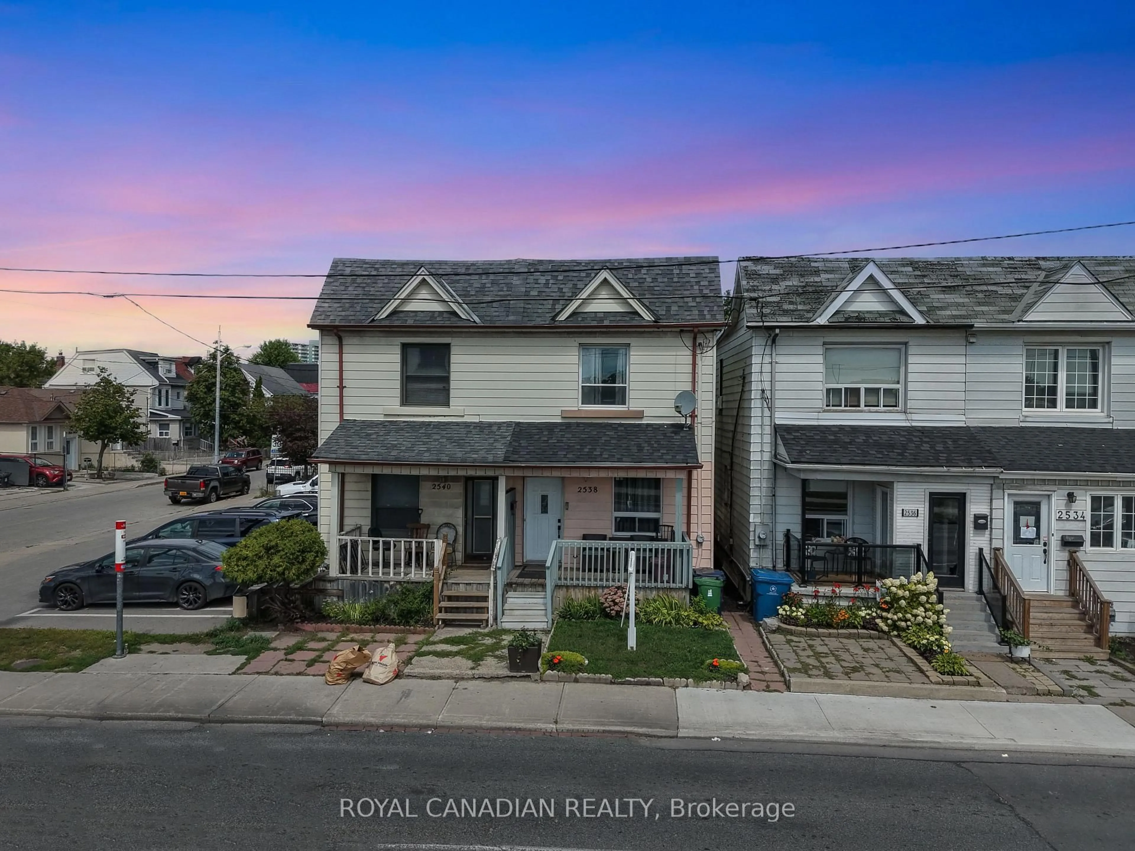 A pic from outside/outdoor area/front of a property/back of a property/a pic from drone, street for 2538 St Clair Ave, Toronto Ontario M6N 1L6