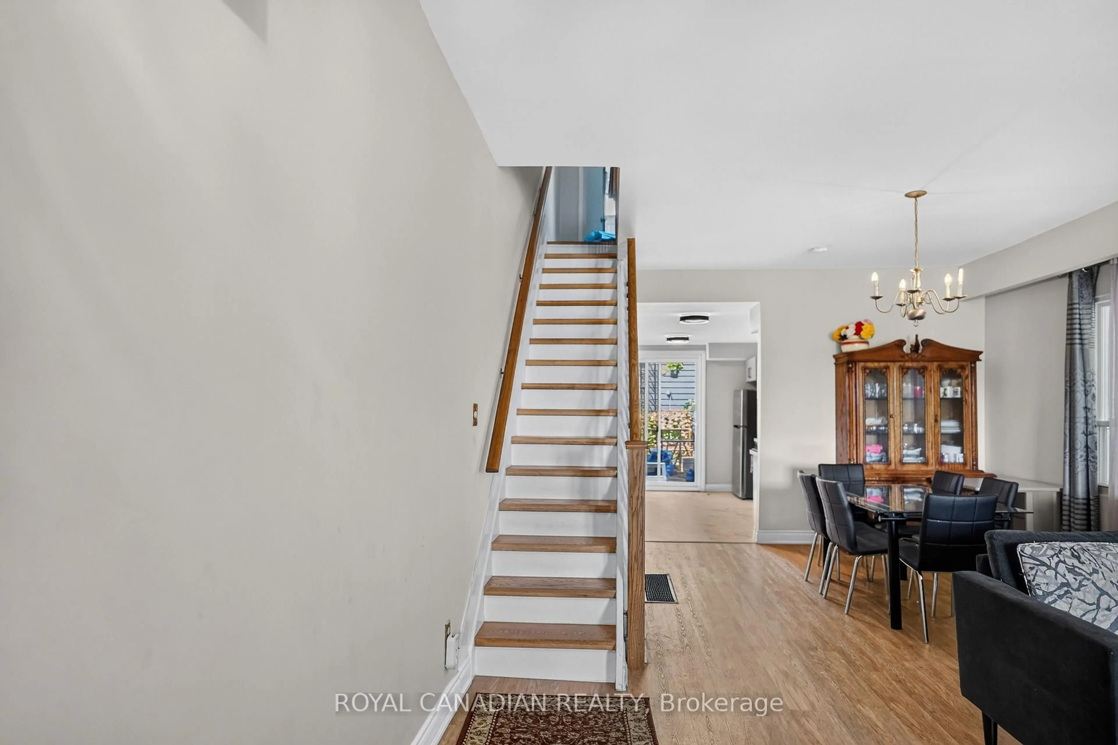Unknown for 2538 St Clair Ave, Toronto Ontario M6N 1L6