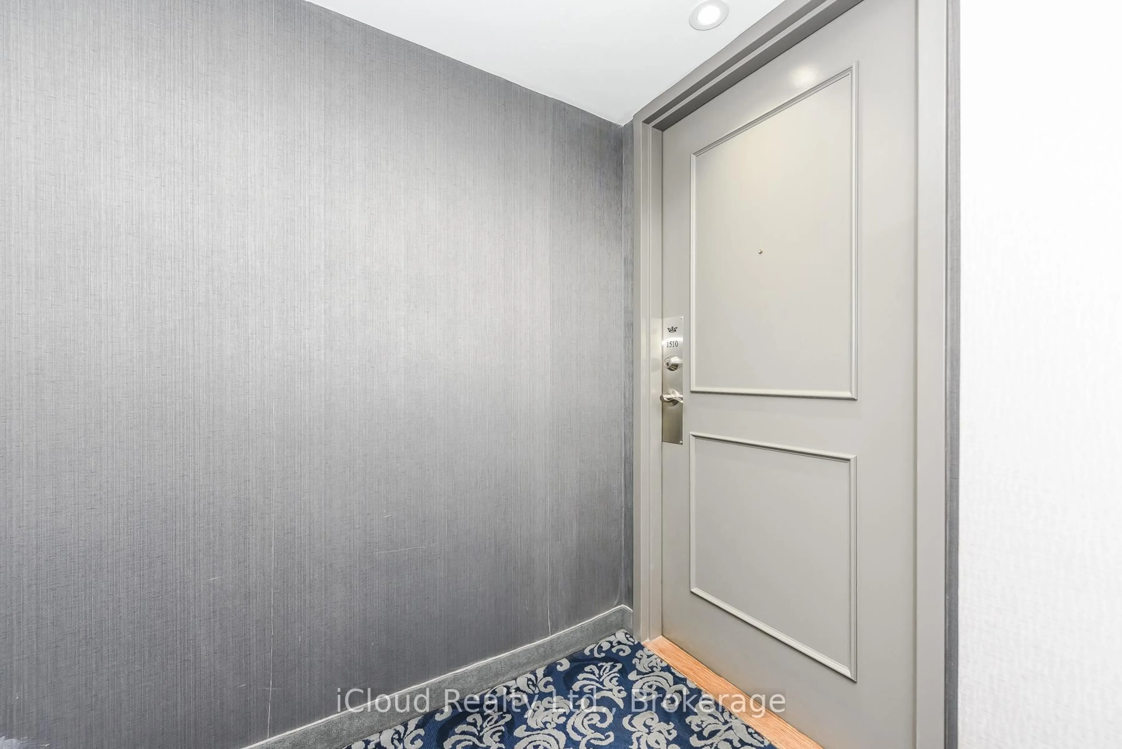 Indoor entryway for 4460 Tucana Crt #1510, Mississauga Ontario L5B 3K9