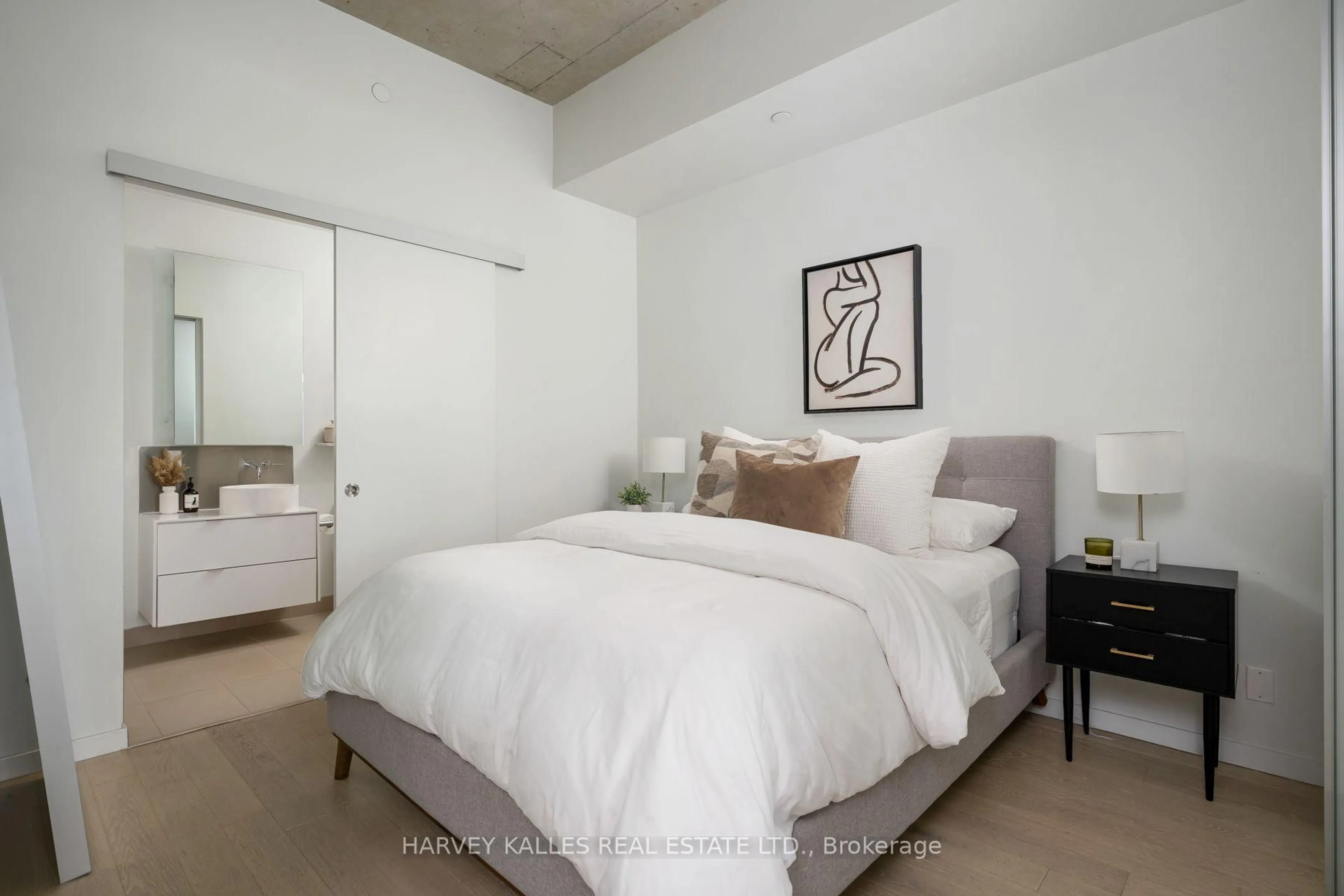 Bedroom with bed, unknown for 383 Sorauren Ave #809, Toronto Ontario M6R 0A4
