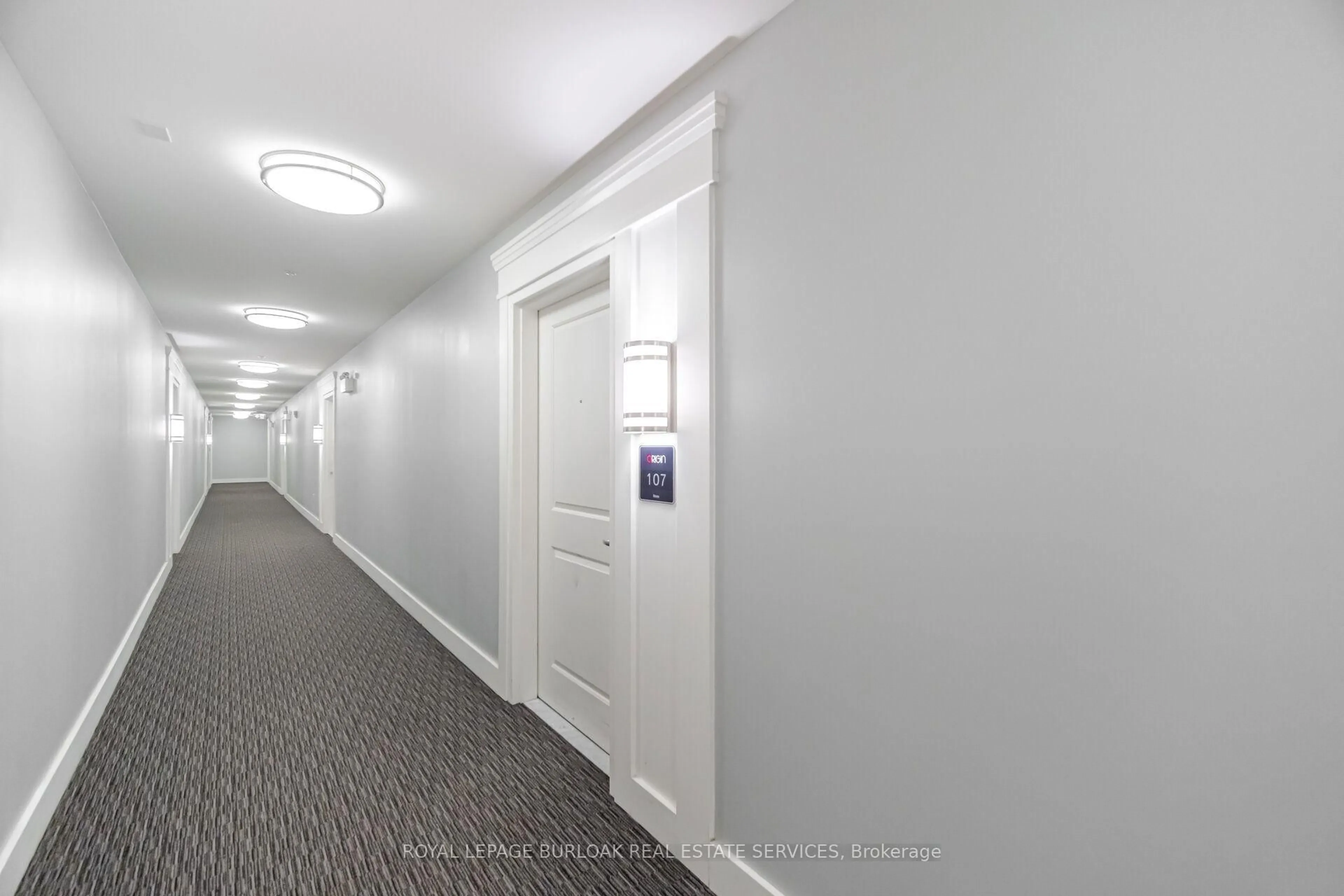 Indoor foyer for 650 Sauve St #107, Milton Ontario L9T 9A8