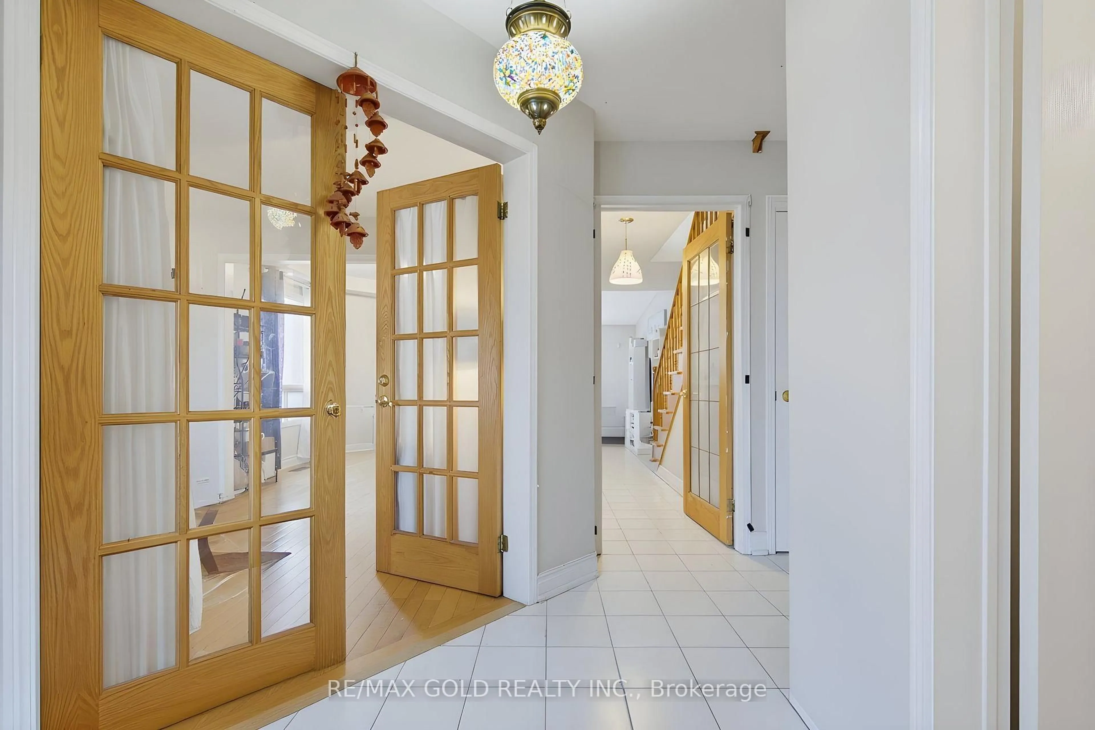 Indoor foyer for 51 Alaskan Summit Crt, Brampton Ontario L6R 1N9