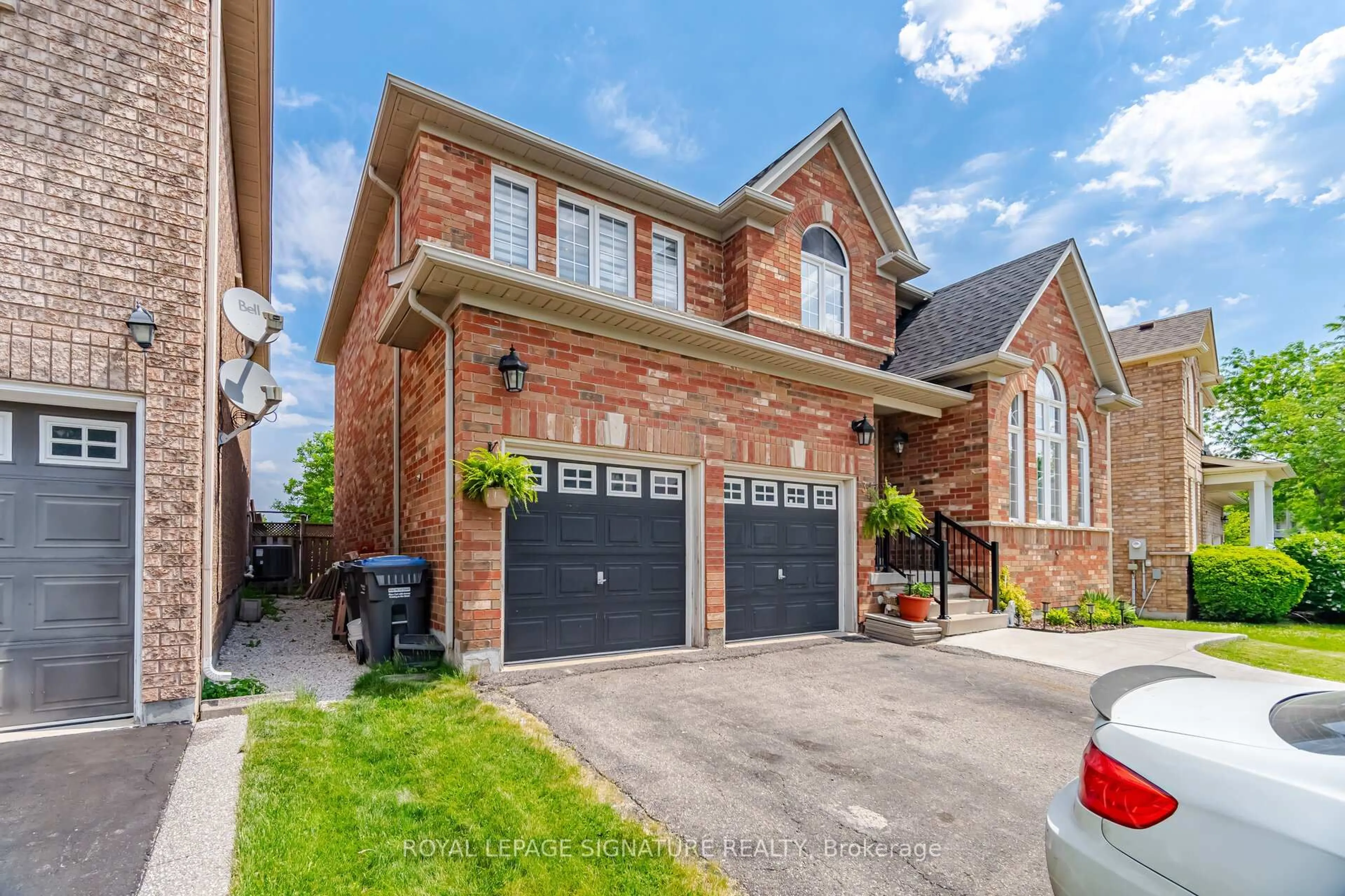 Home with brick exterior material, street for 34 Nina Pl, Brampton Ontario L7A 2E1