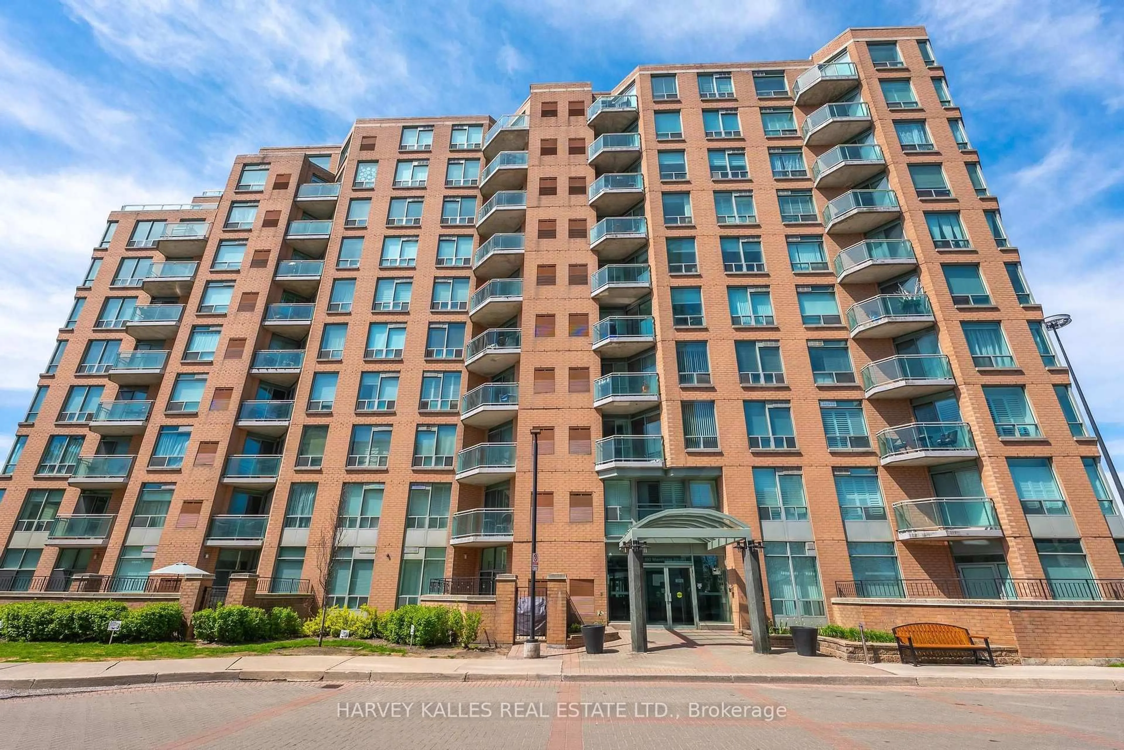 A pic from outside/outdoor area/front of a property/back of a property/a pic from drone, building for 190 Manitoba St #904, Toronto Ontario M8Y 3Y8