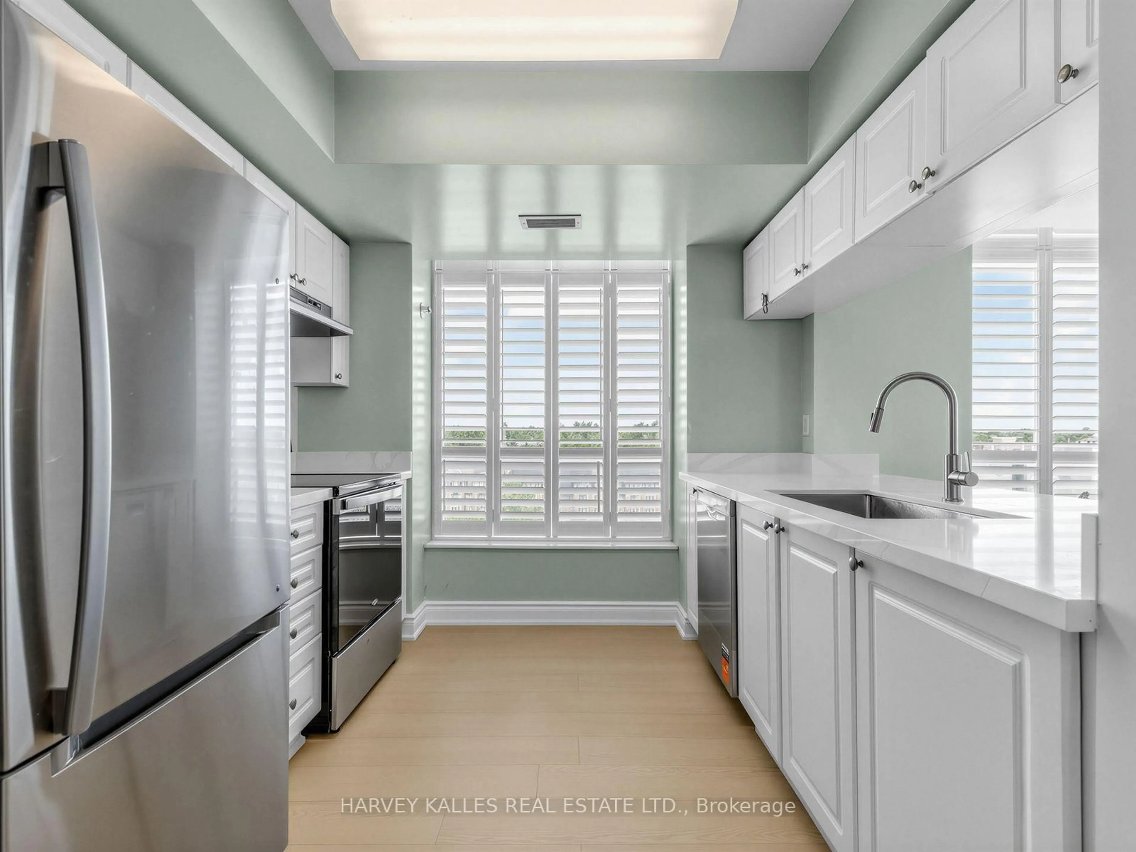 Standard kitchen, ceramic/tile floor for 190 Manitoba St #904, Toronto Ontario M8Y 3Y8