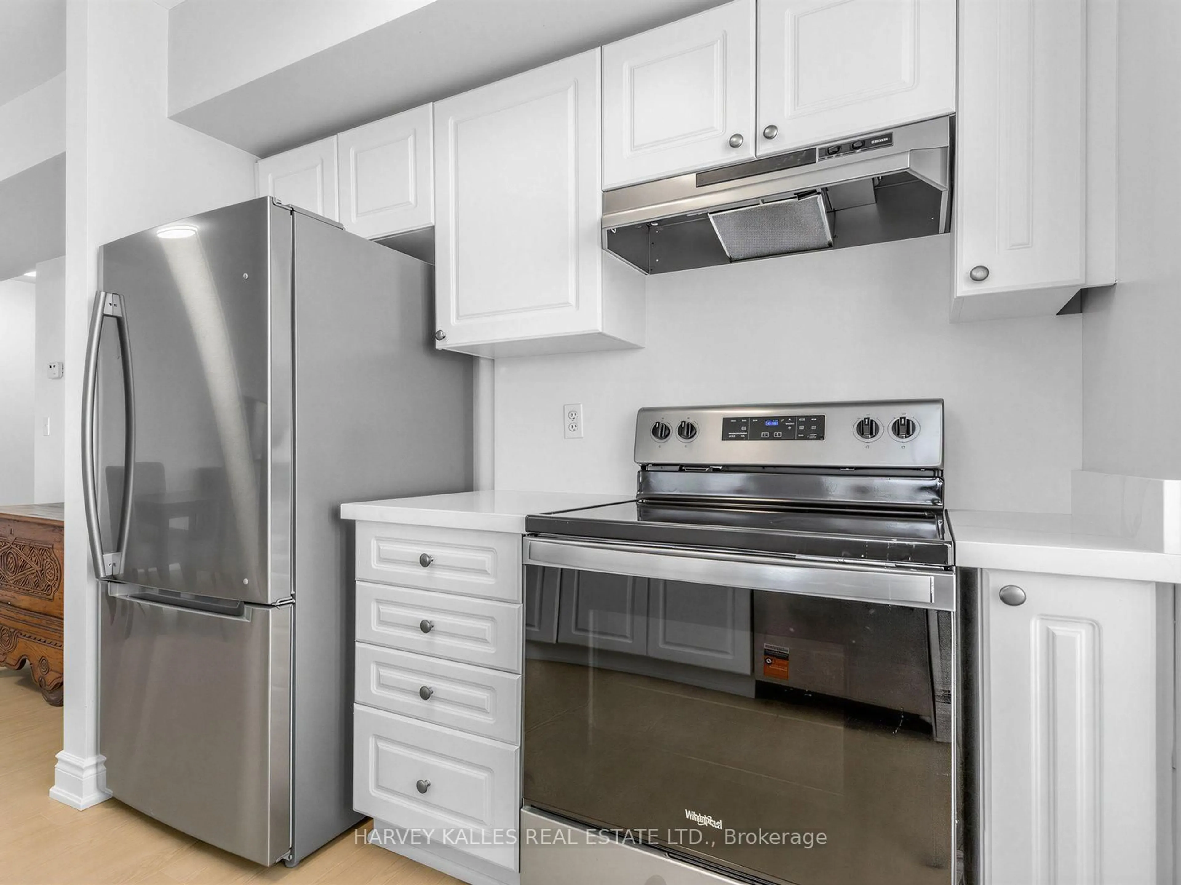 Standard kitchen, unknown for 190 Manitoba St #904, Toronto Ontario M8Y 3Y8