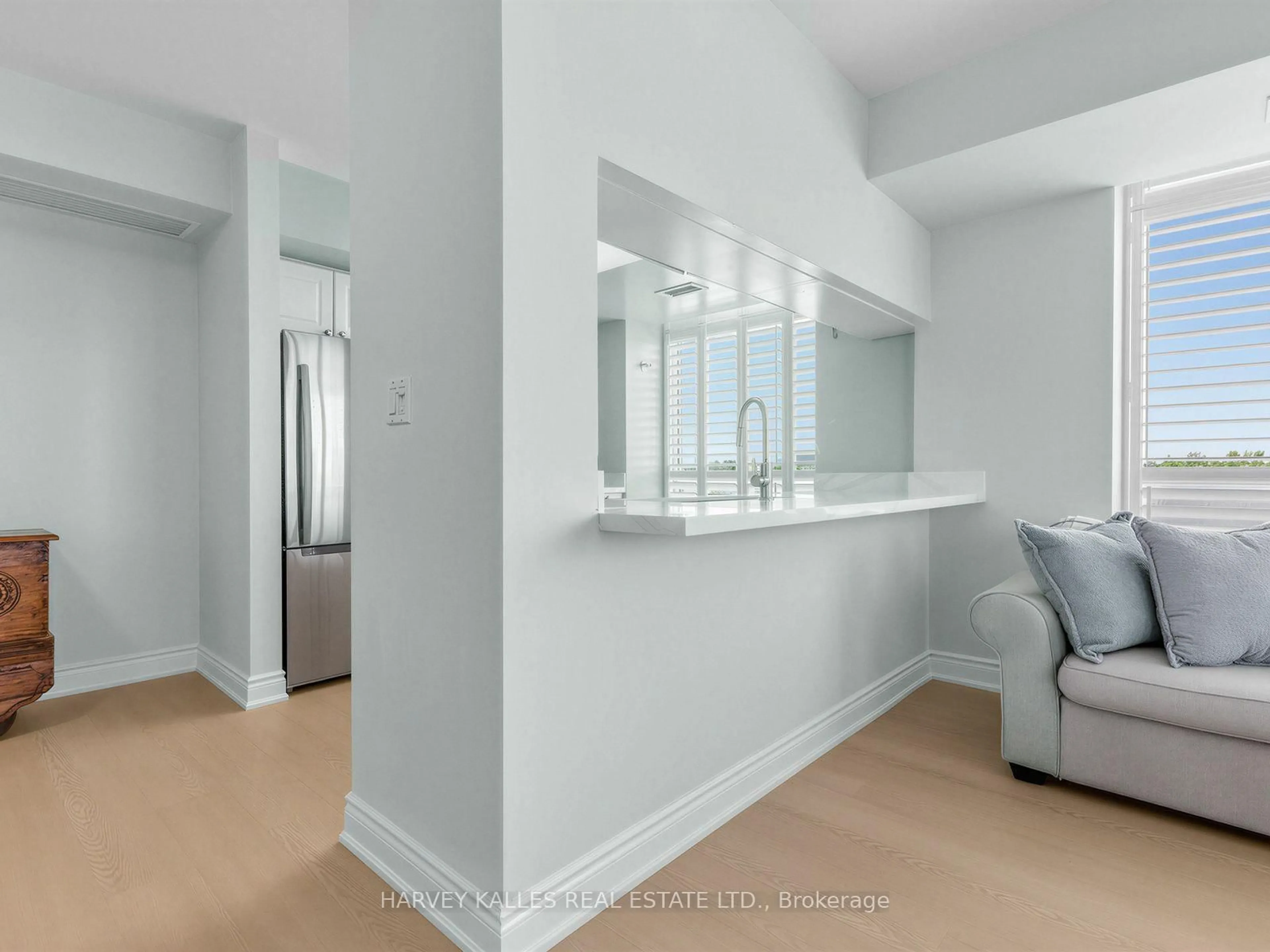 Unknown for 190 Manitoba St #904, Toronto Ontario M8Y 3Y8