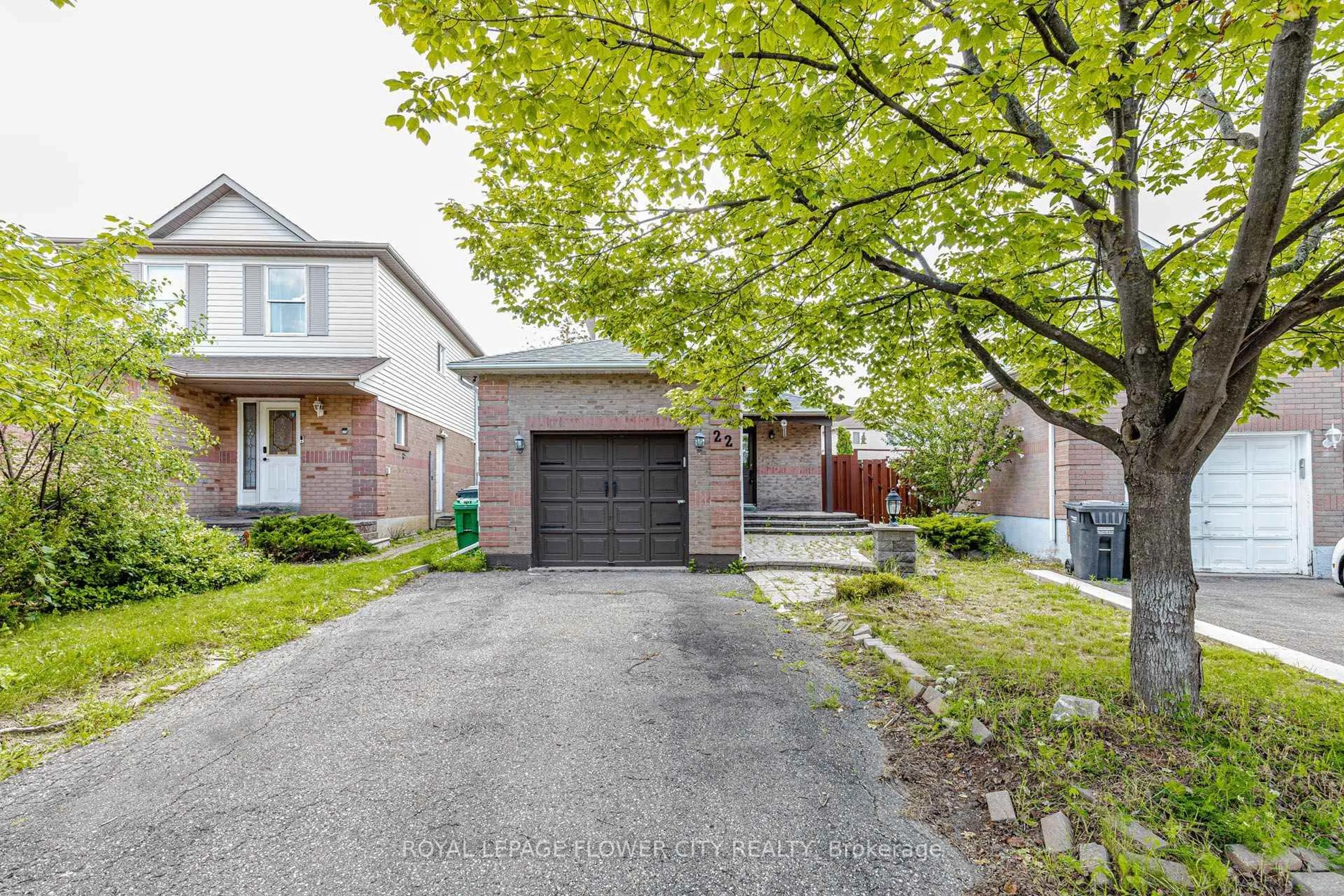 Home with brick exterior material, street for 22 Wallingford Crt, Brampton Ontario L6Y 4V7
