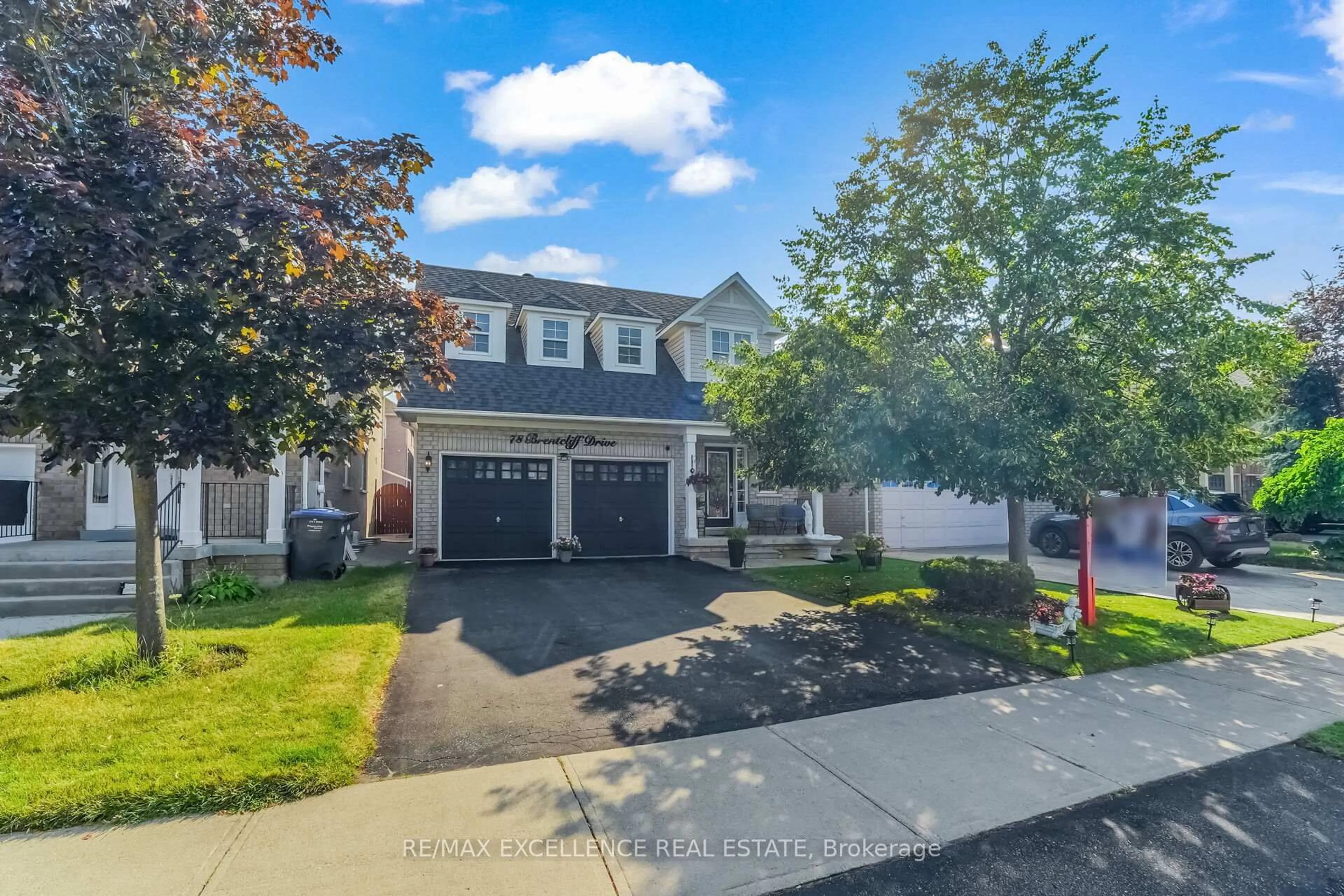 A pic from outside/outdoor area/front of a property/back of a property/a pic from drone, street for 78 Brentcliff Dr, Brampton Ontario L7A 3E7