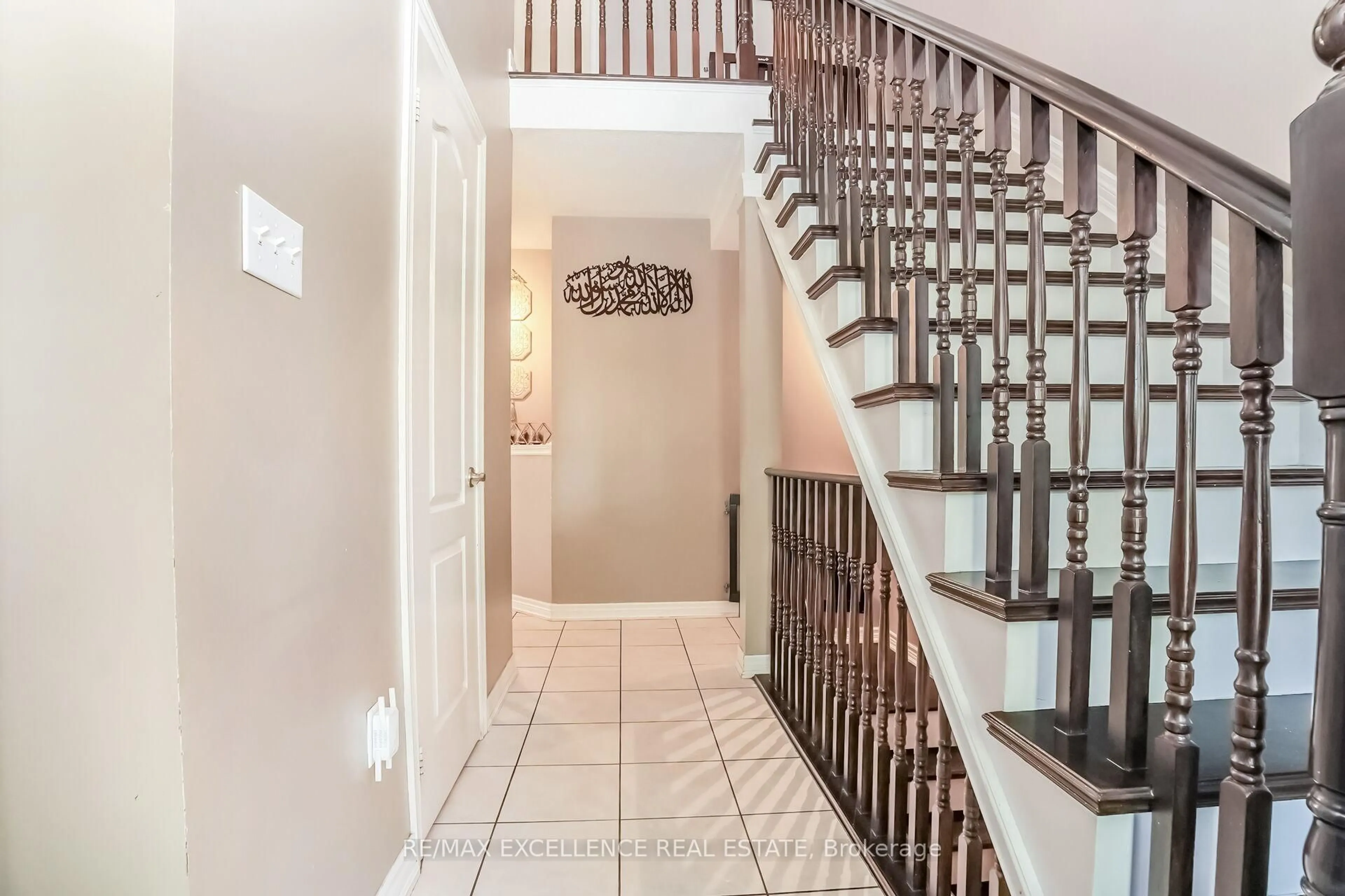 Indoor entryway for 78 Brentcliff Dr, Brampton Ontario L7A 3E7