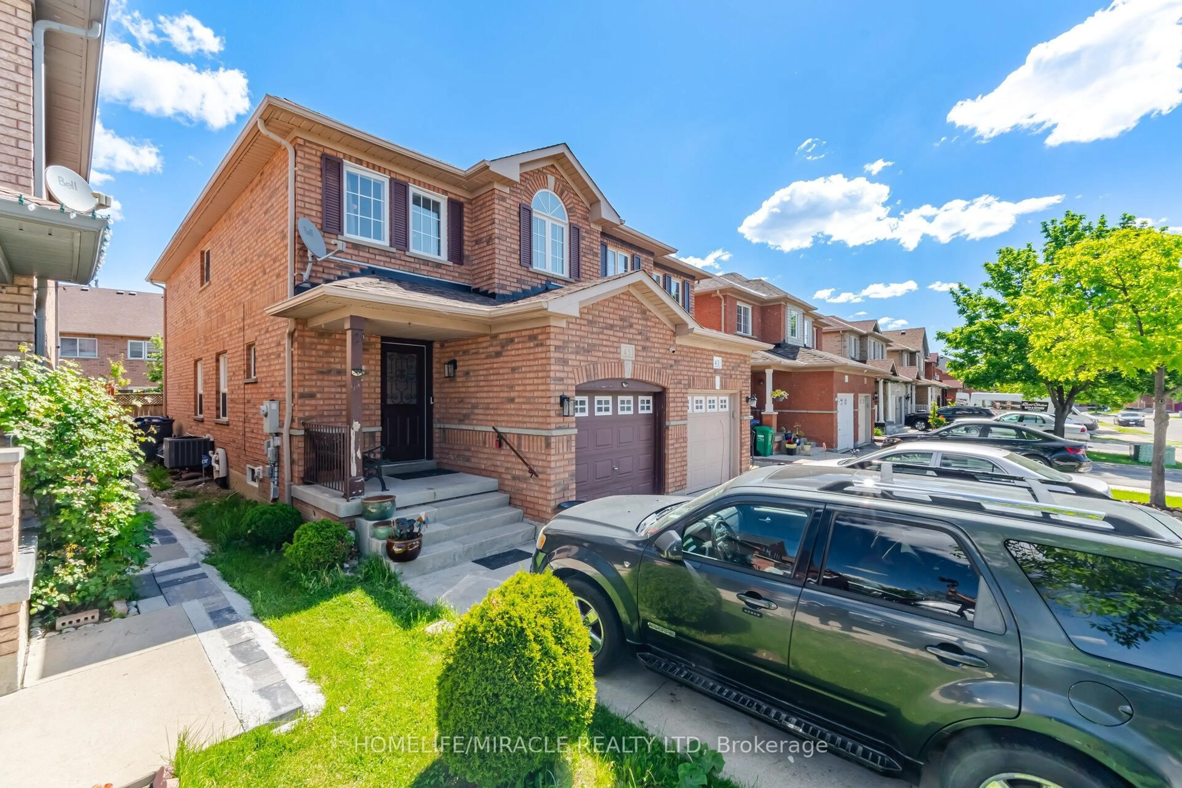 Home with brick exterior material, street for 45 Ridgefield Crt, Brampton Ontario L6P 1B4