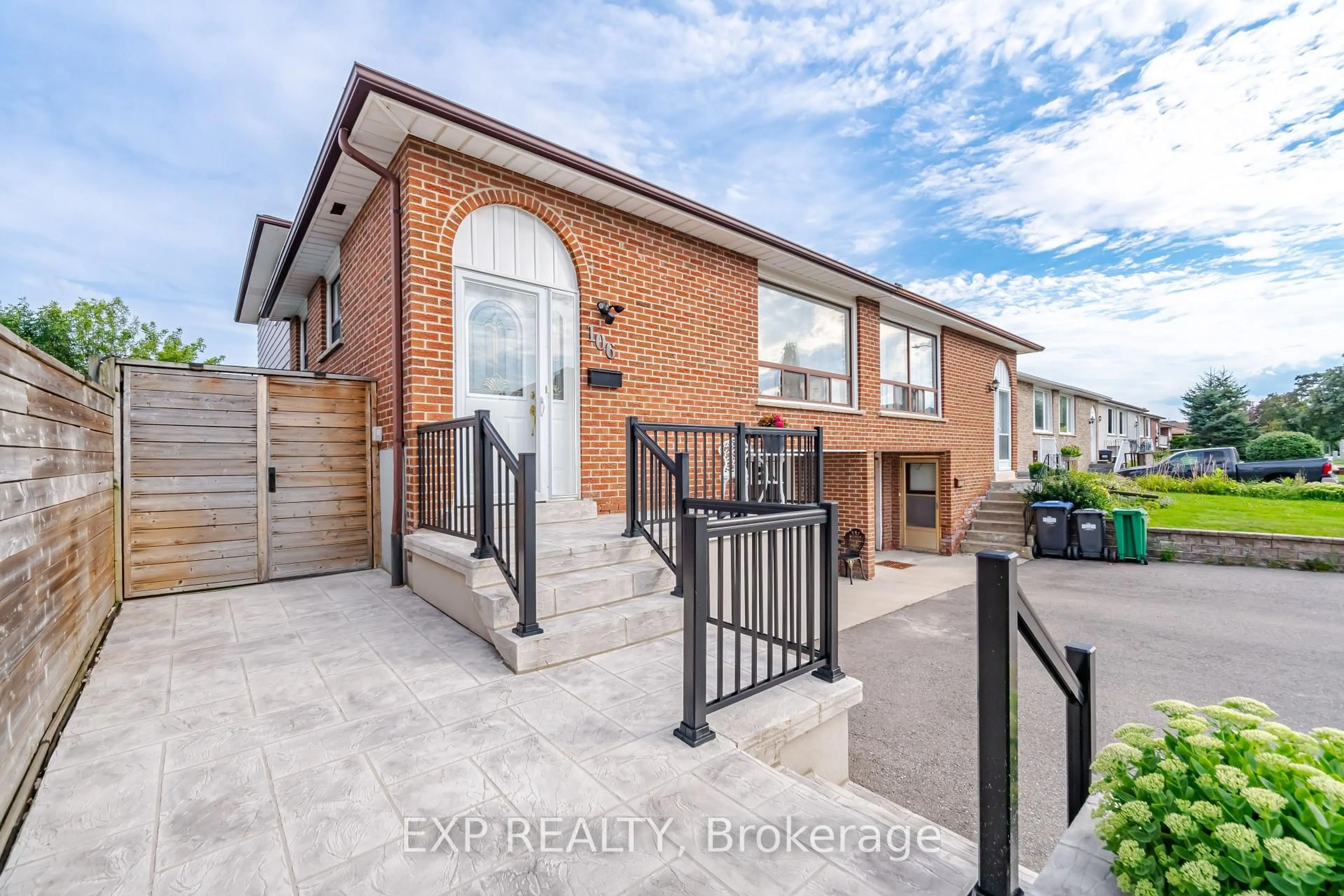 Home with brick exterior material, street for 106 Hanson Rd, Mississauga Ontario L5B 2E4