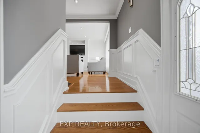 106 Hanson Rd, Mississauga 5