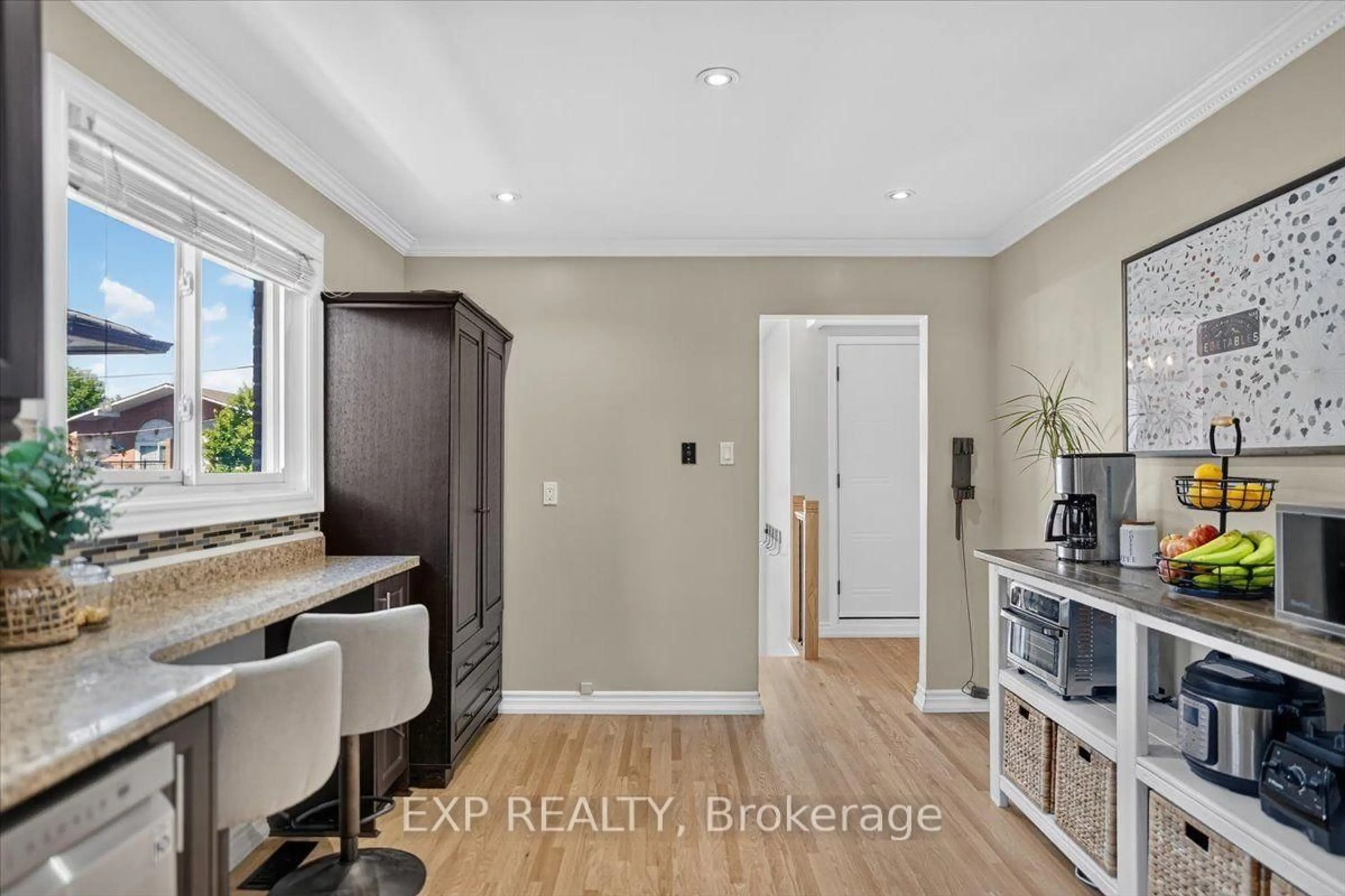 Indoor entryway for 39 Prouse Dr, Brampton Ontario L6V 3A3