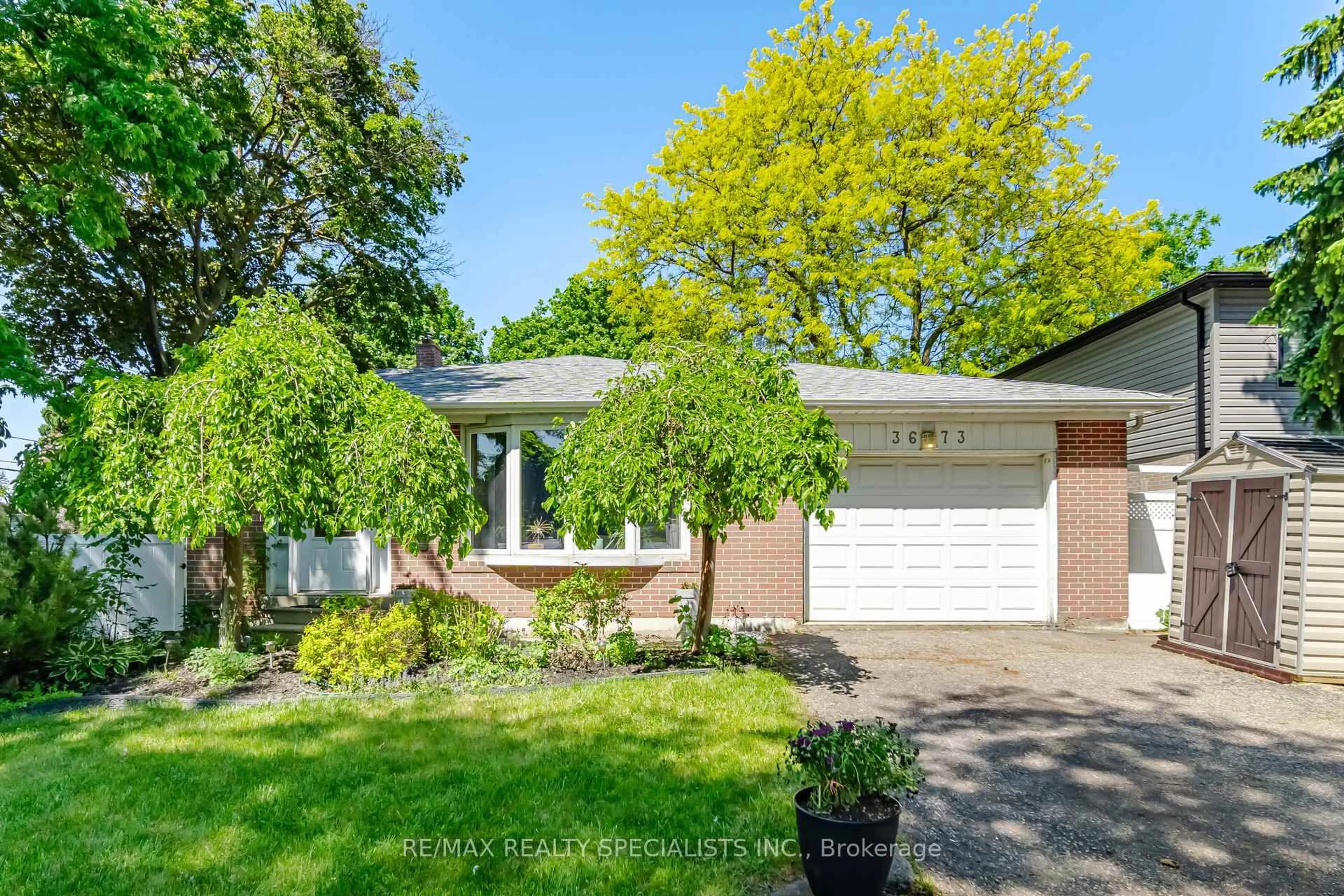 Home with brick exterior material, street for 3673 Fieldgate Dr, Mississauga Ontario L4X 2J8