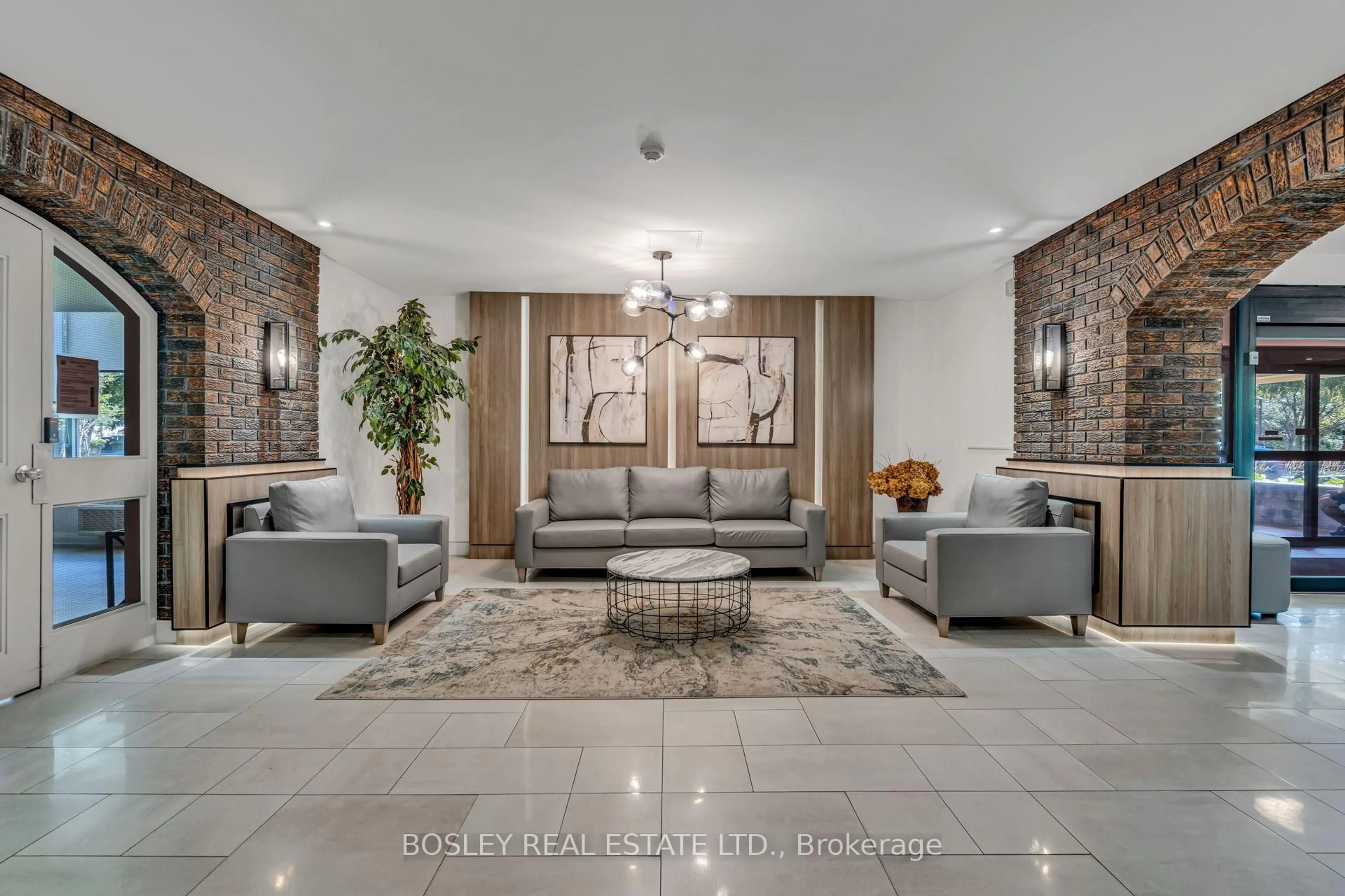 Lobby for 966 Inverhouse Dr #112, Mississauga Ontario L5J 4B6