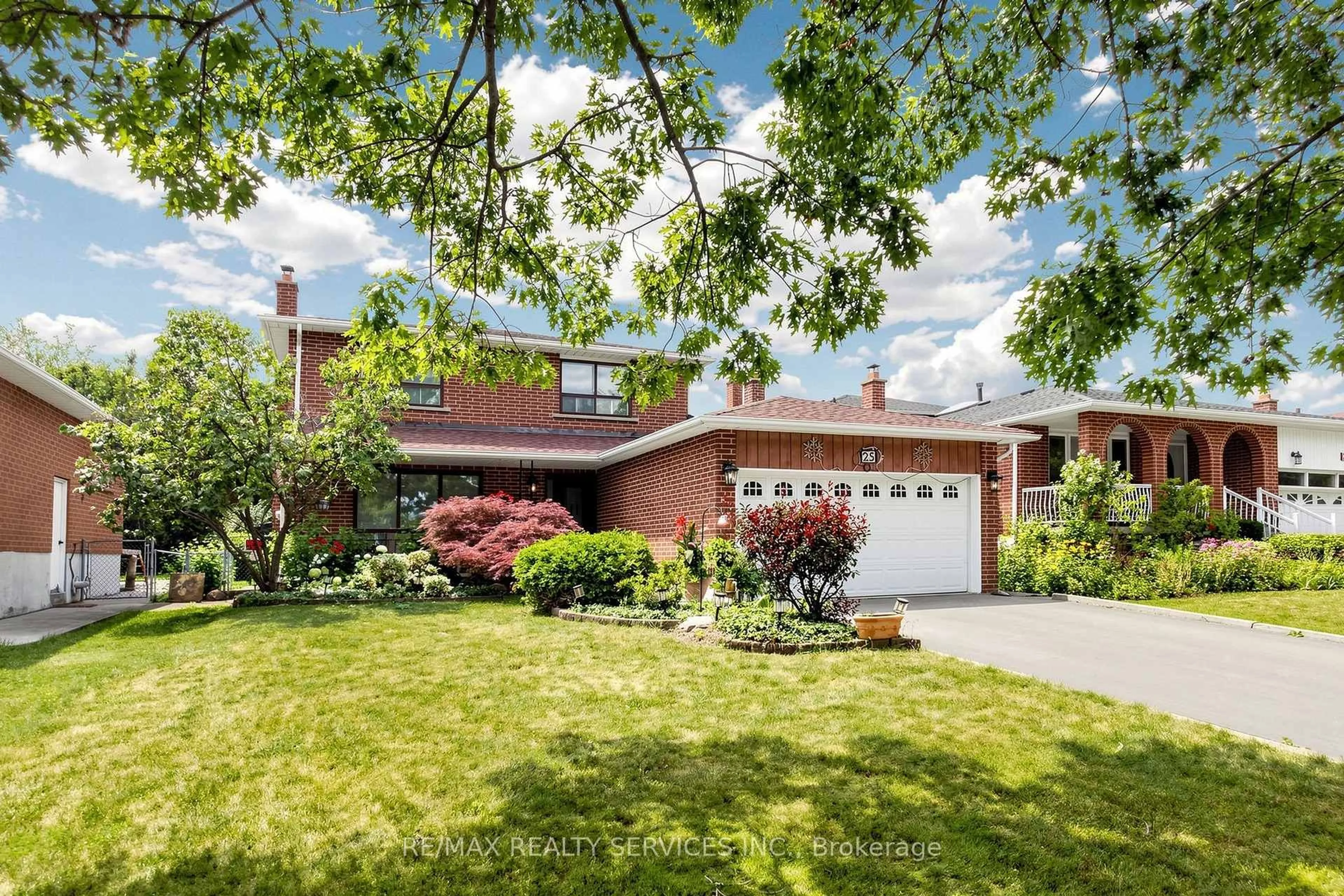 Home with brick exterior material, street for 25 Malcolm Cres, Brampton Ontario L6S 3C7