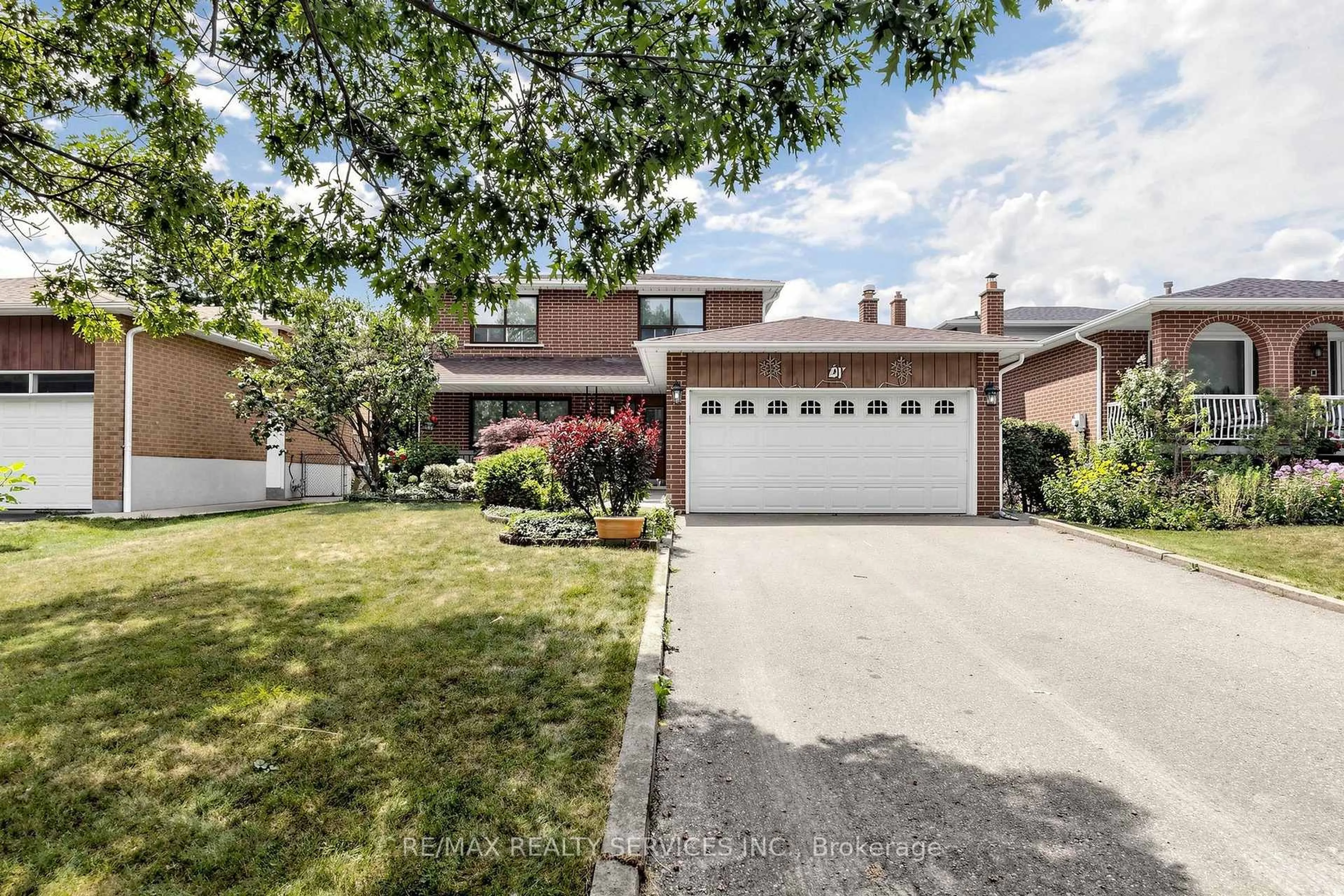 Home with brick exterior material, street for 25 Malcolm Cres, Brampton Ontario L6S 3C7