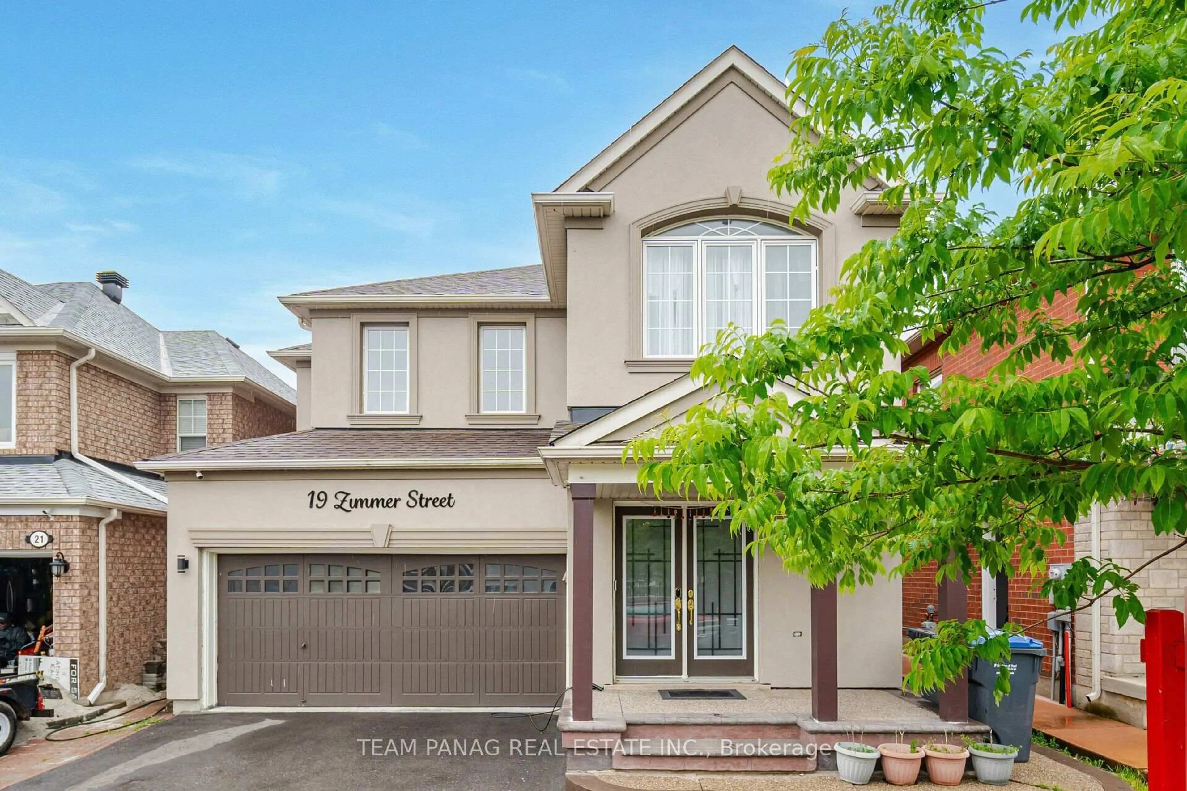 Home with brick exterior material, street for 19 Zimmer St, Brampton Ontario L6S 6L3