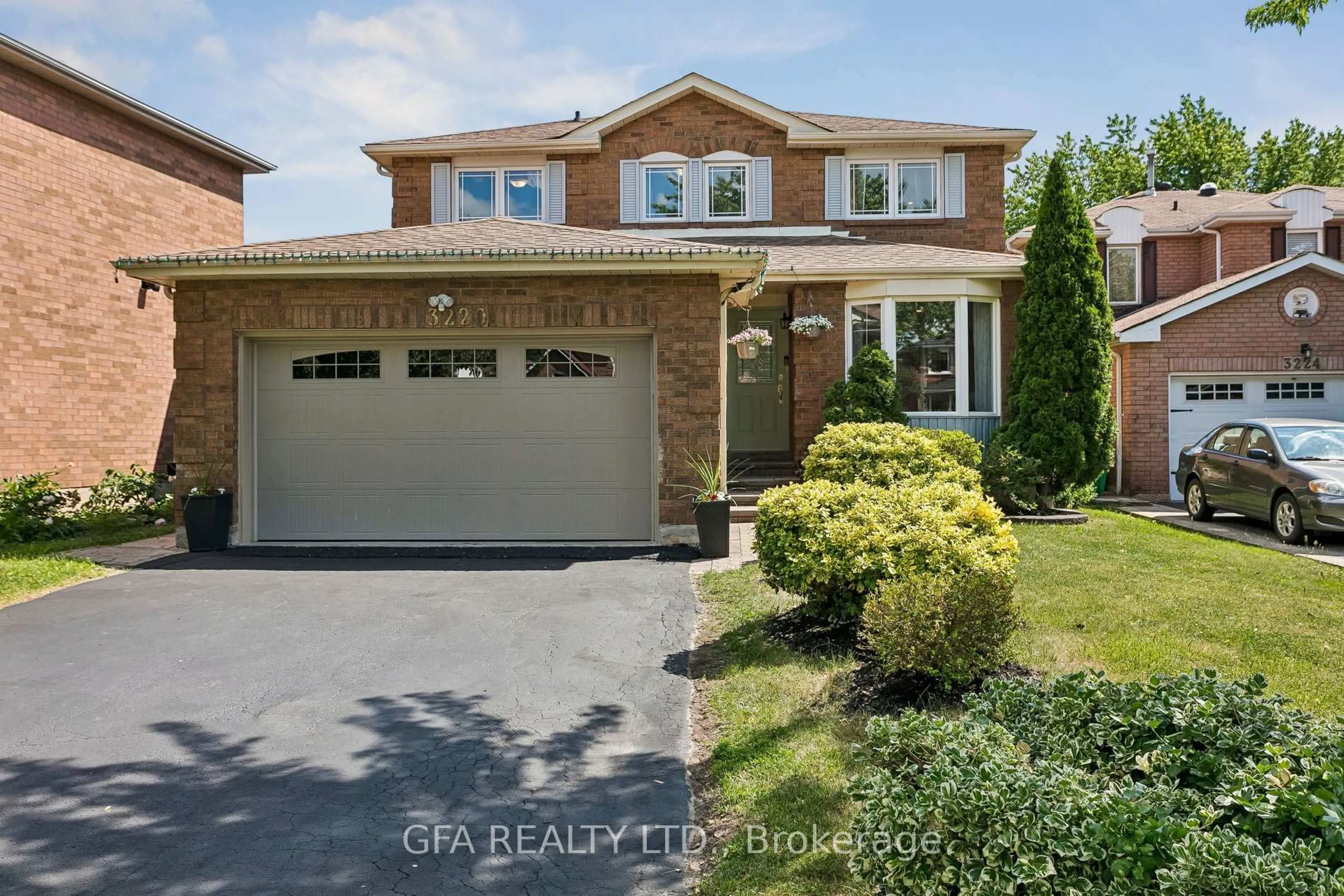 Home with brick exterior material, street for 3220 Turnstone Cres, Mississauga Ontario L5L 5L4