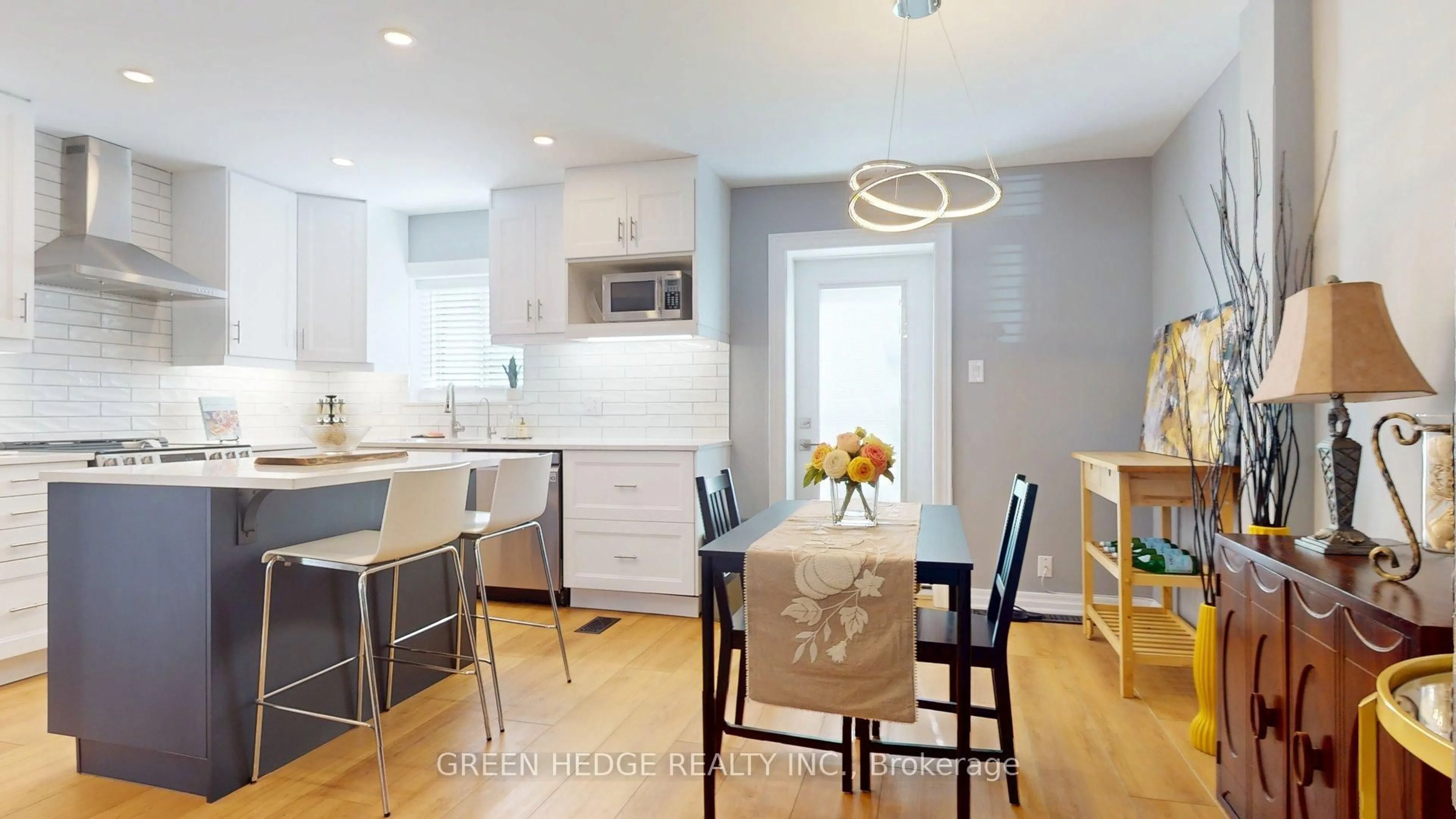 Open concept kitchen, wood/laminate floor for 66 Cliff St, Toronto Ontario M6N 4M1