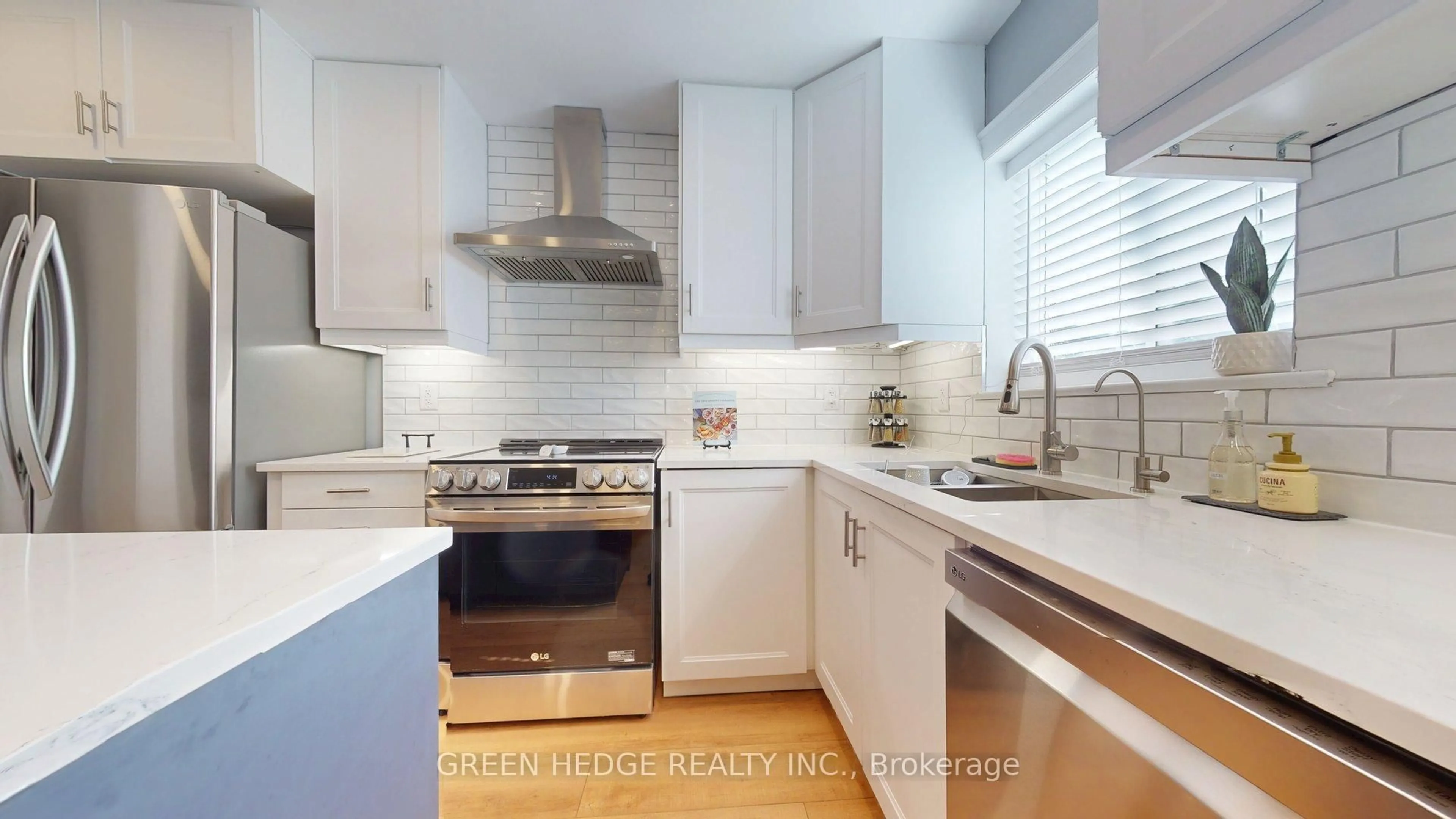 Standard kitchen, unknown for 66 Cliff St, Toronto Ontario M6N 4M1