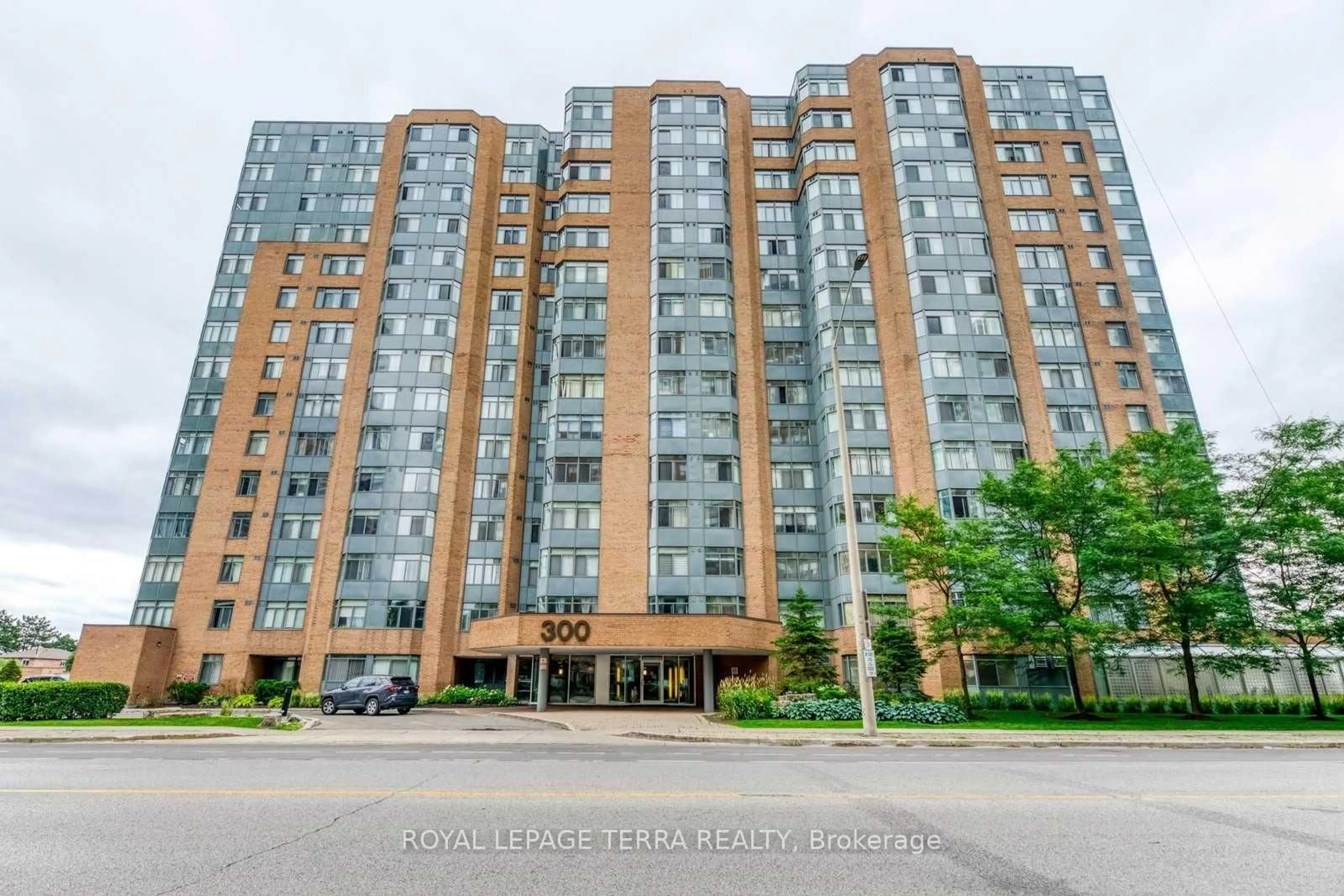 Indoor foyer for 300 Webb Dr #201, Mississauga Ontario L5B 3W3