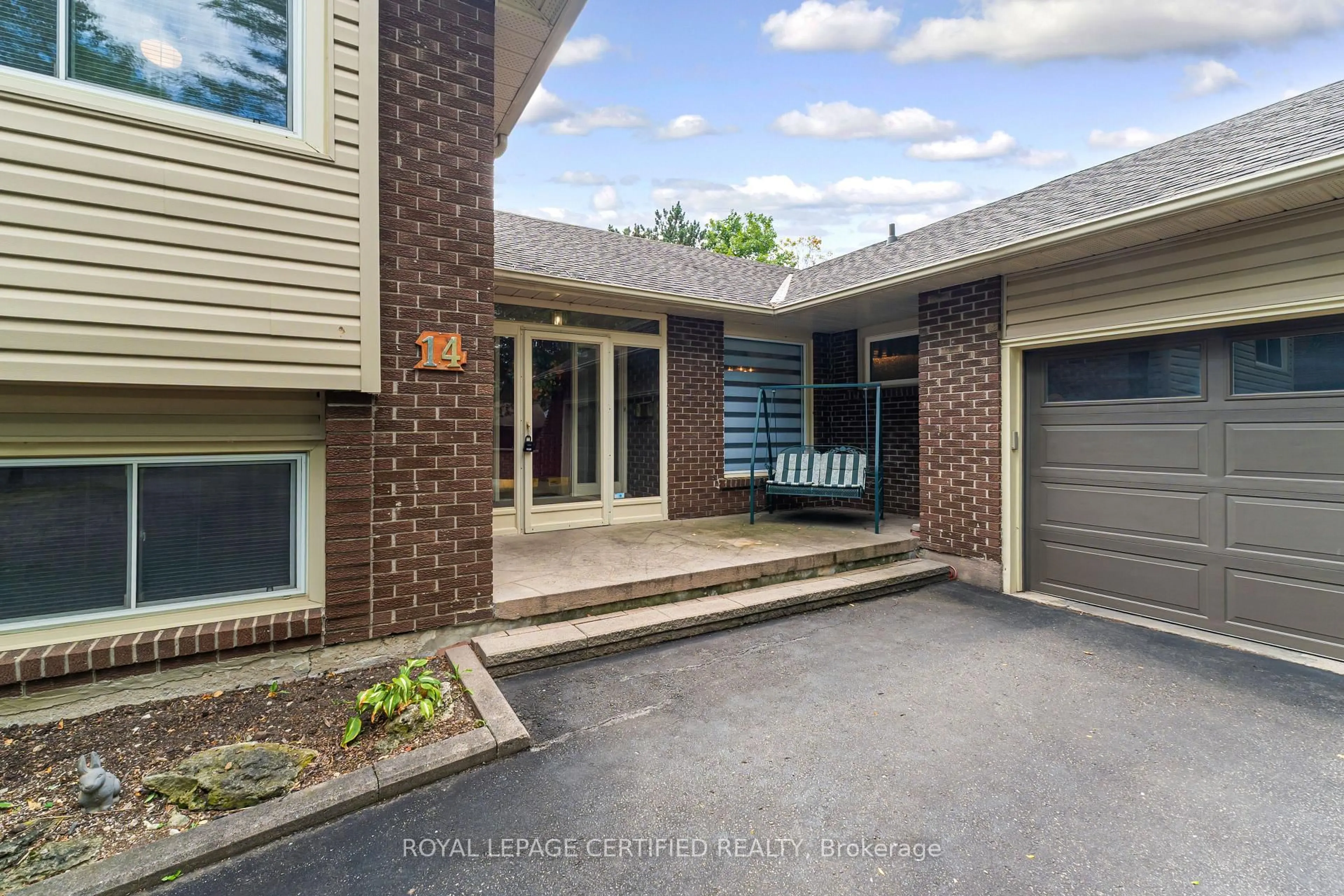 Home with brick exterior material, street for 14 Broomfield Crt, Brampton Ontario L6Z 1T5