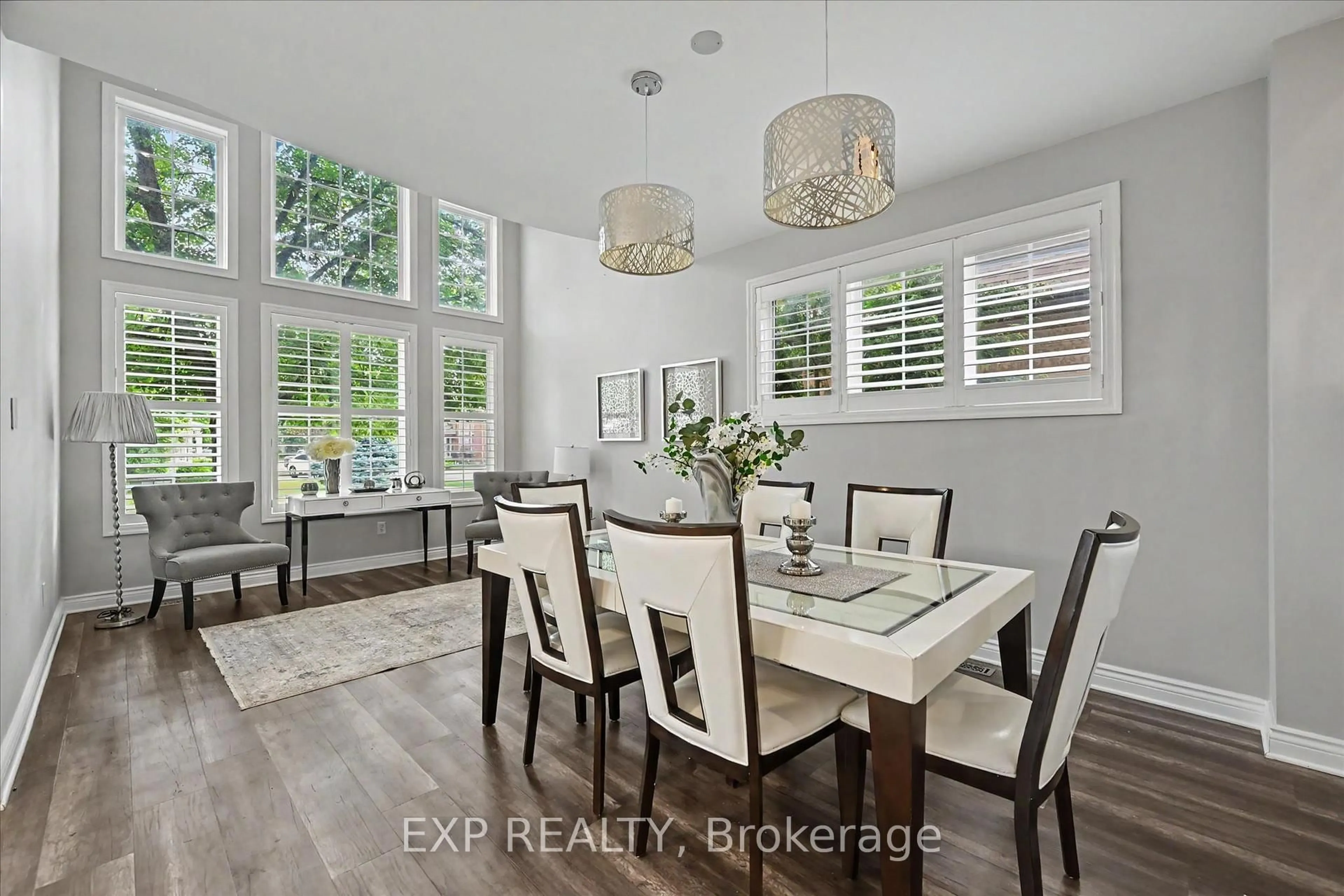 Dining room, ceramic/tile floor for 2376 Oakhaven Dr, Oakville Ontario L6M 4A4