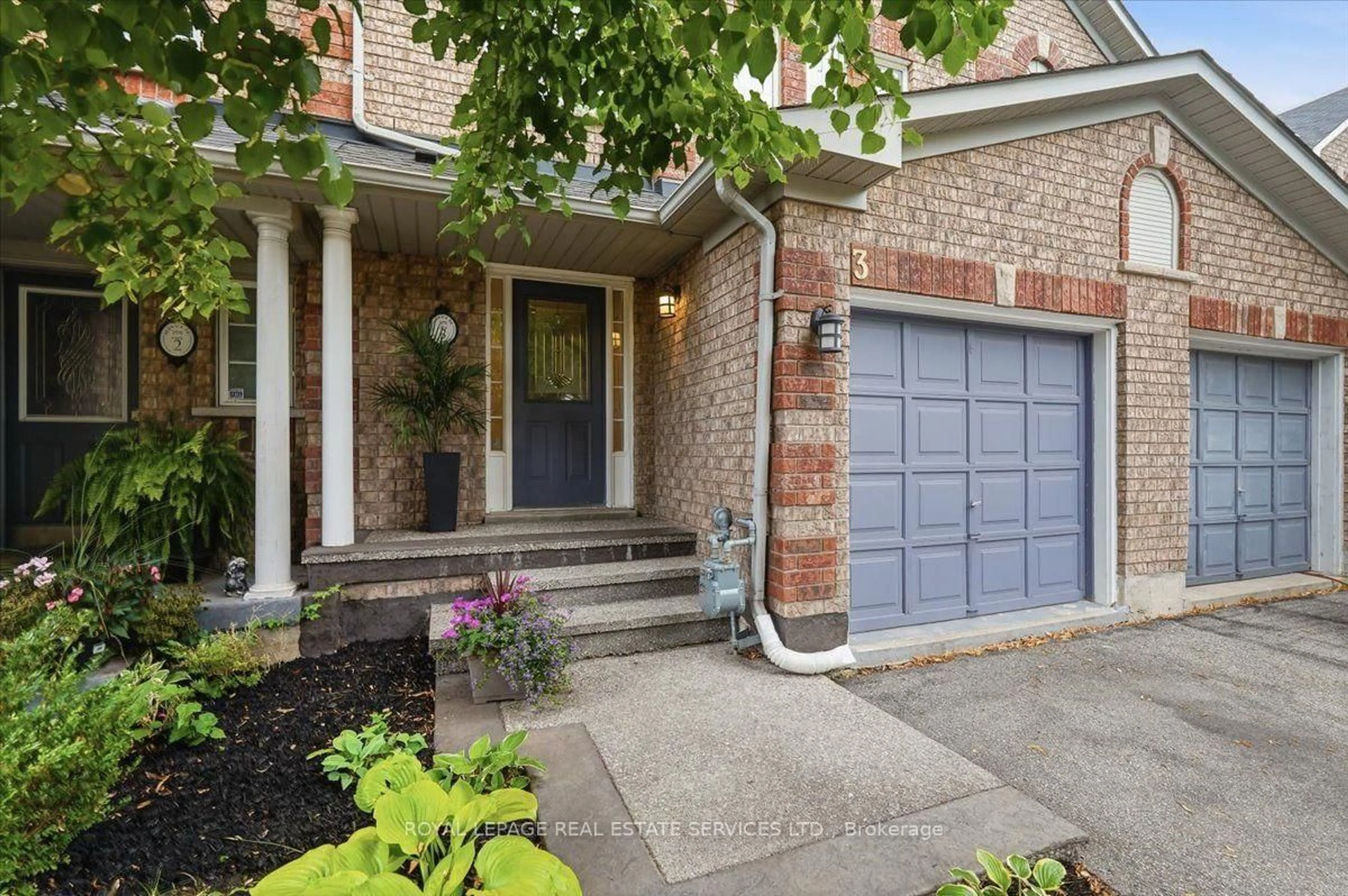 Home with brick exterior material, street for 2970 Berwick Dr #3, Burlington Ontario L7M 4W3
