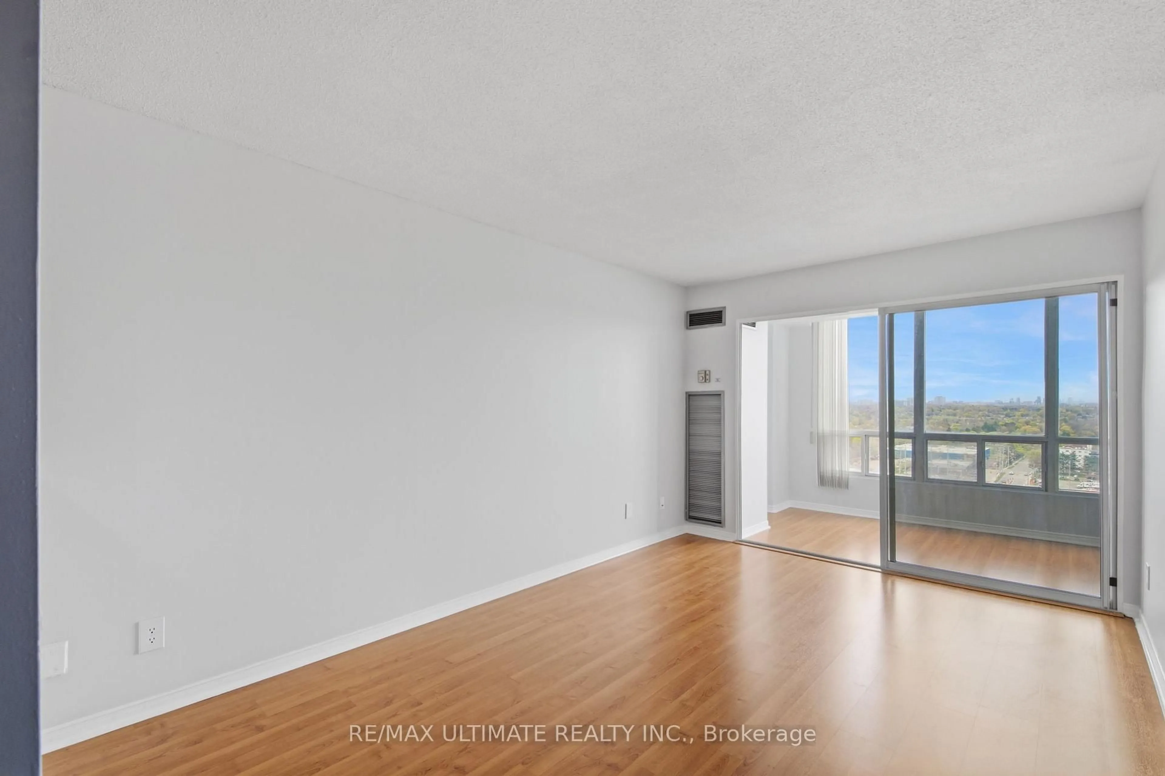 A pic of a room for 115 Hillcrest Ave #1614, Mississauga Ontario L5B 3Y9
